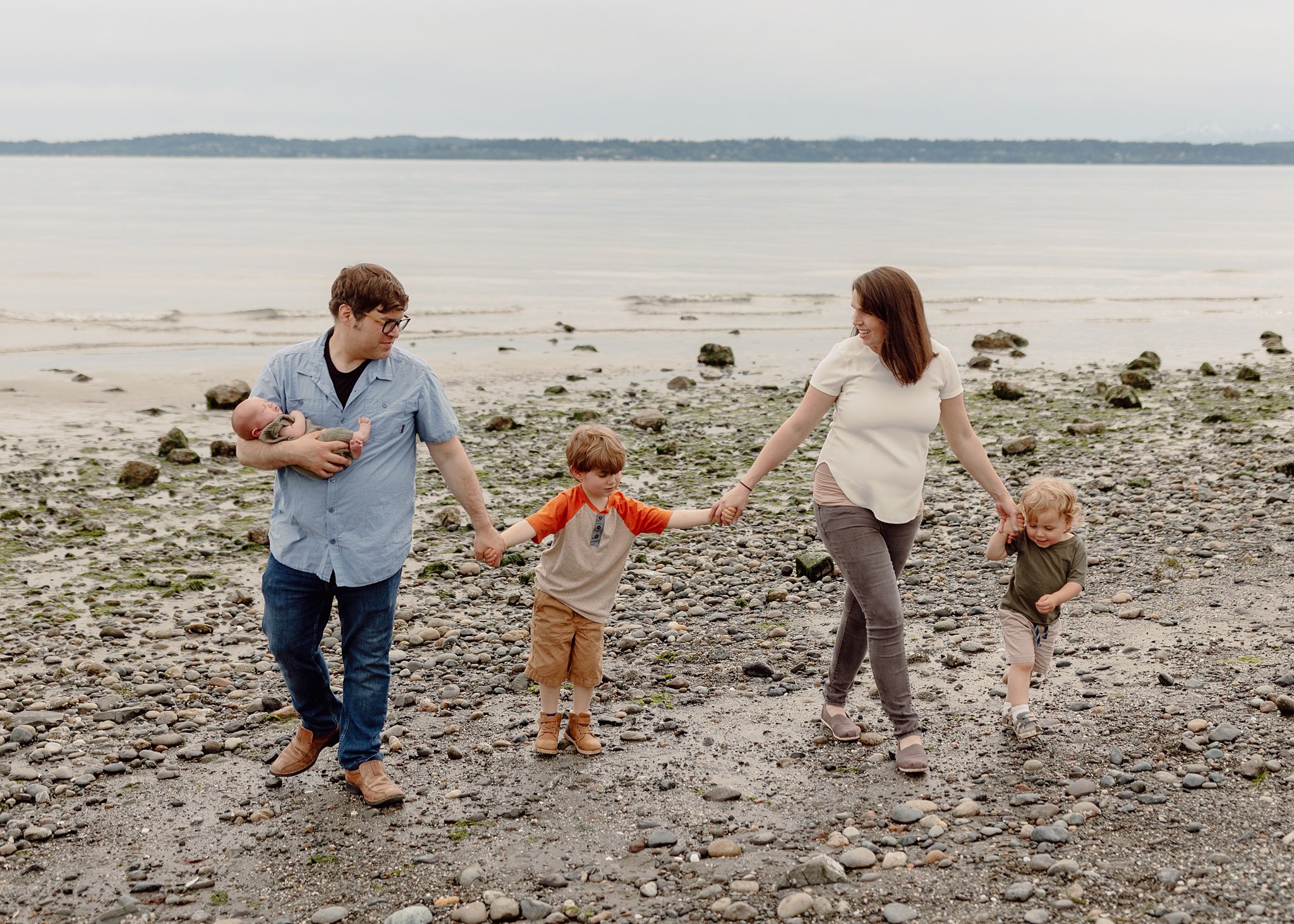 seattle_family_photographer_newborn_photography_northseattle_discovery_park_familysession_0095.jpg