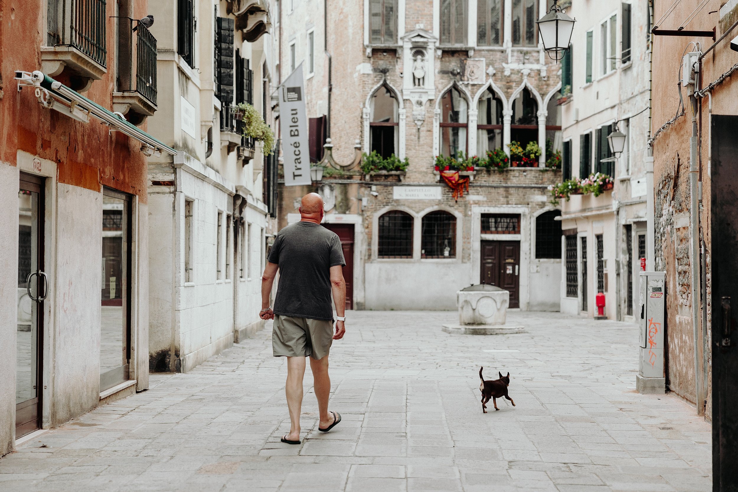 seattle_family_newborn_photographer_travel_venice_italy_street_urban_elopement_photographer_0030.jpg