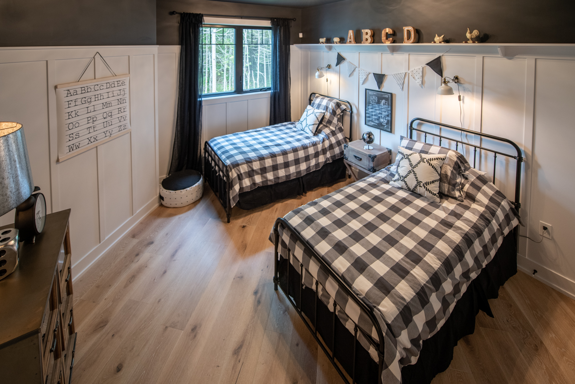 Kids BedroomDAC_7065-HDR_.jpg