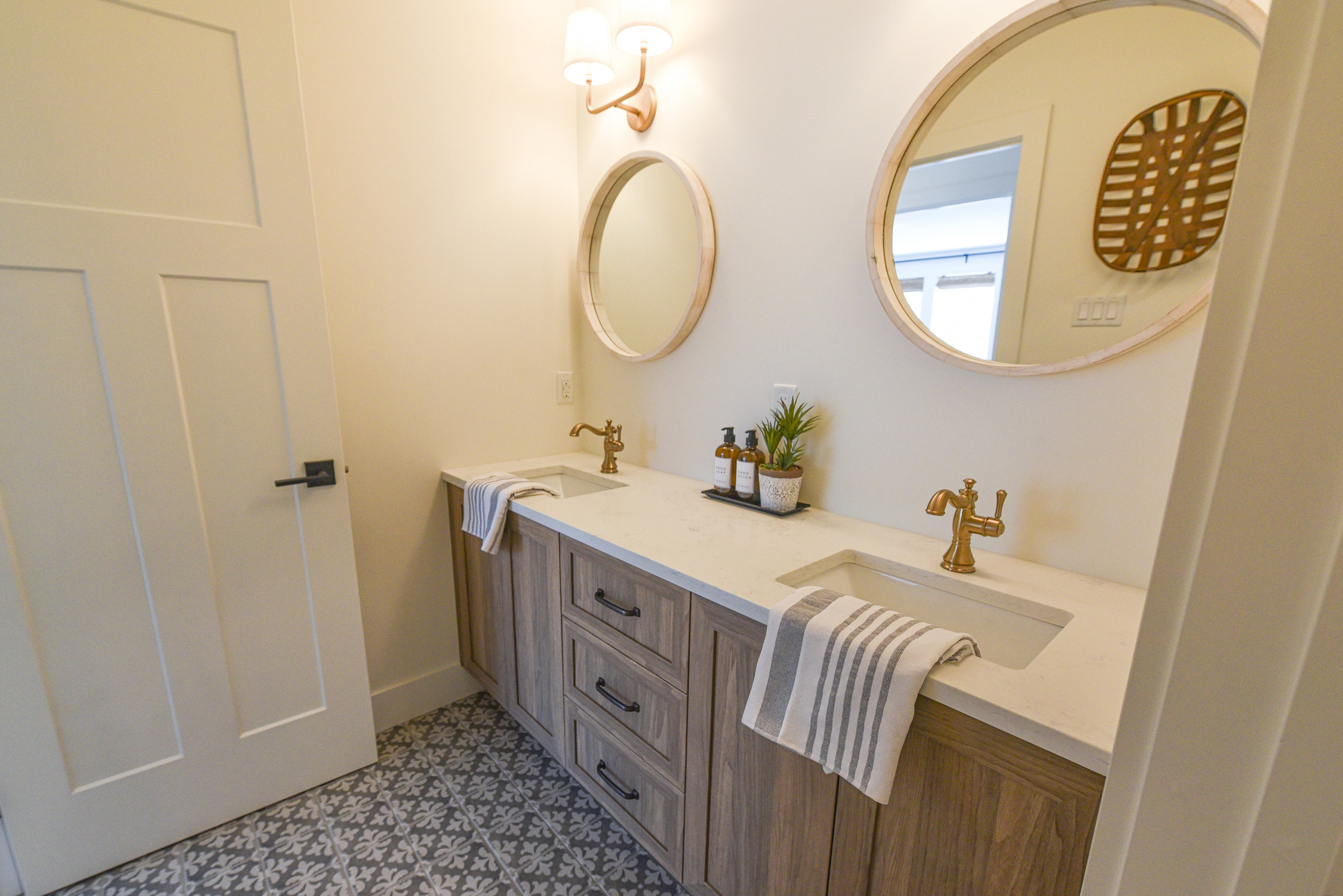 Bathroom 41.jpg