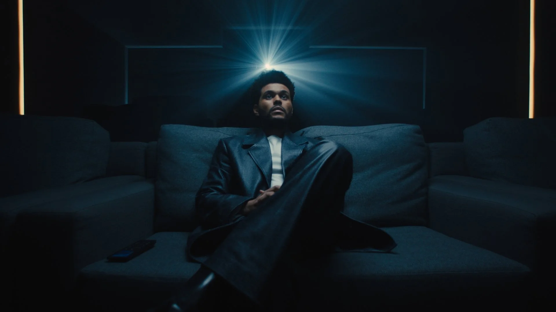 Wide_Intro_Couch_1.1.1.jpg