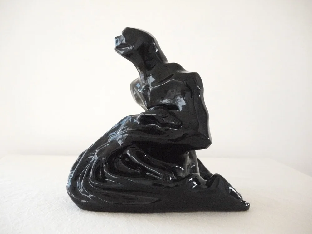 Hombre Murcielago y perro, ceramica de alta temperatura, (Stoneware) 21x31x31 cm, 2014-2015