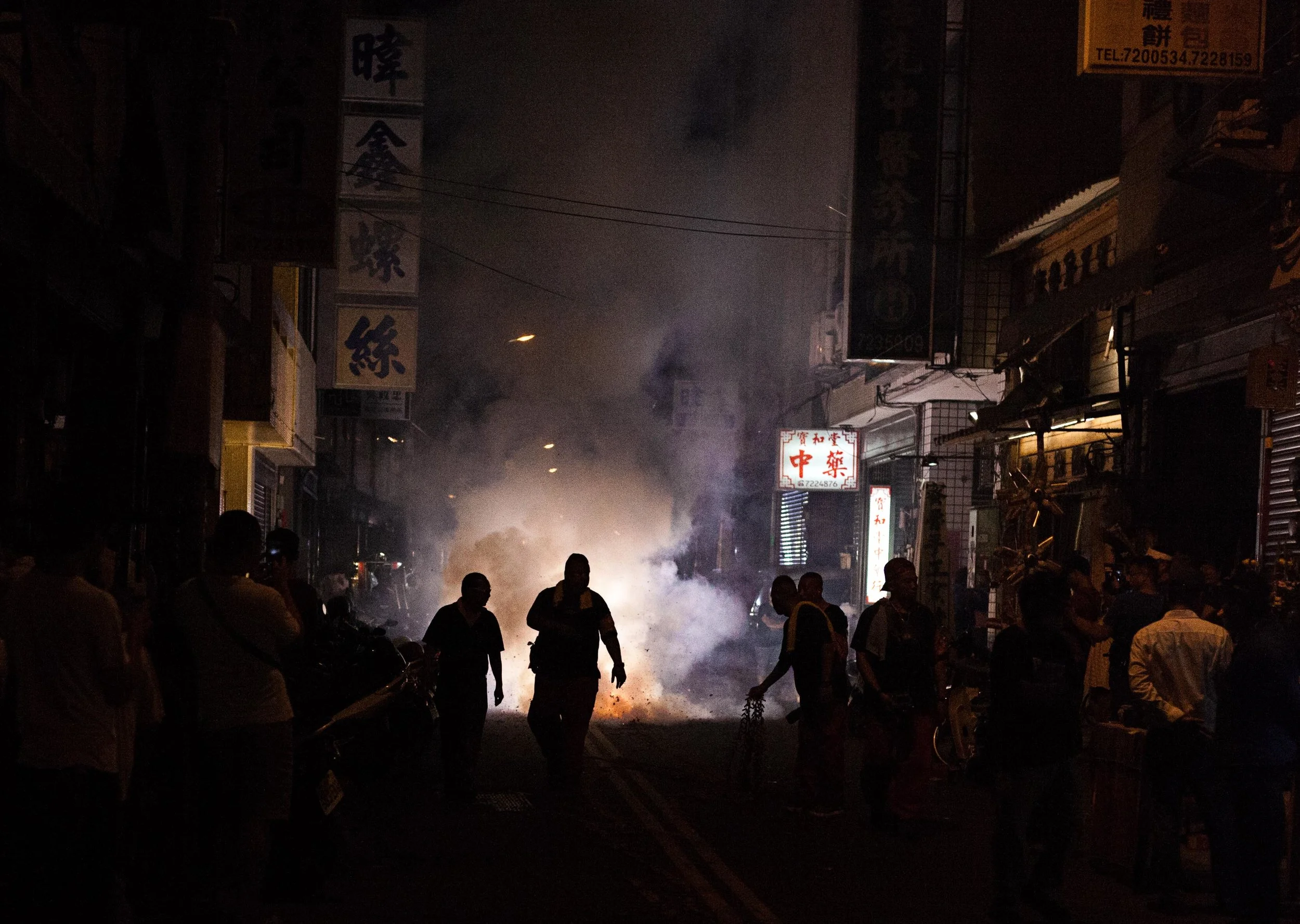 Scenes in Changhua become particularly boisterous as gangsters from rival clans fight to keep a statue of the goddess Mazu on their turf for as long as possible. Doing so will bring luck and fortune.