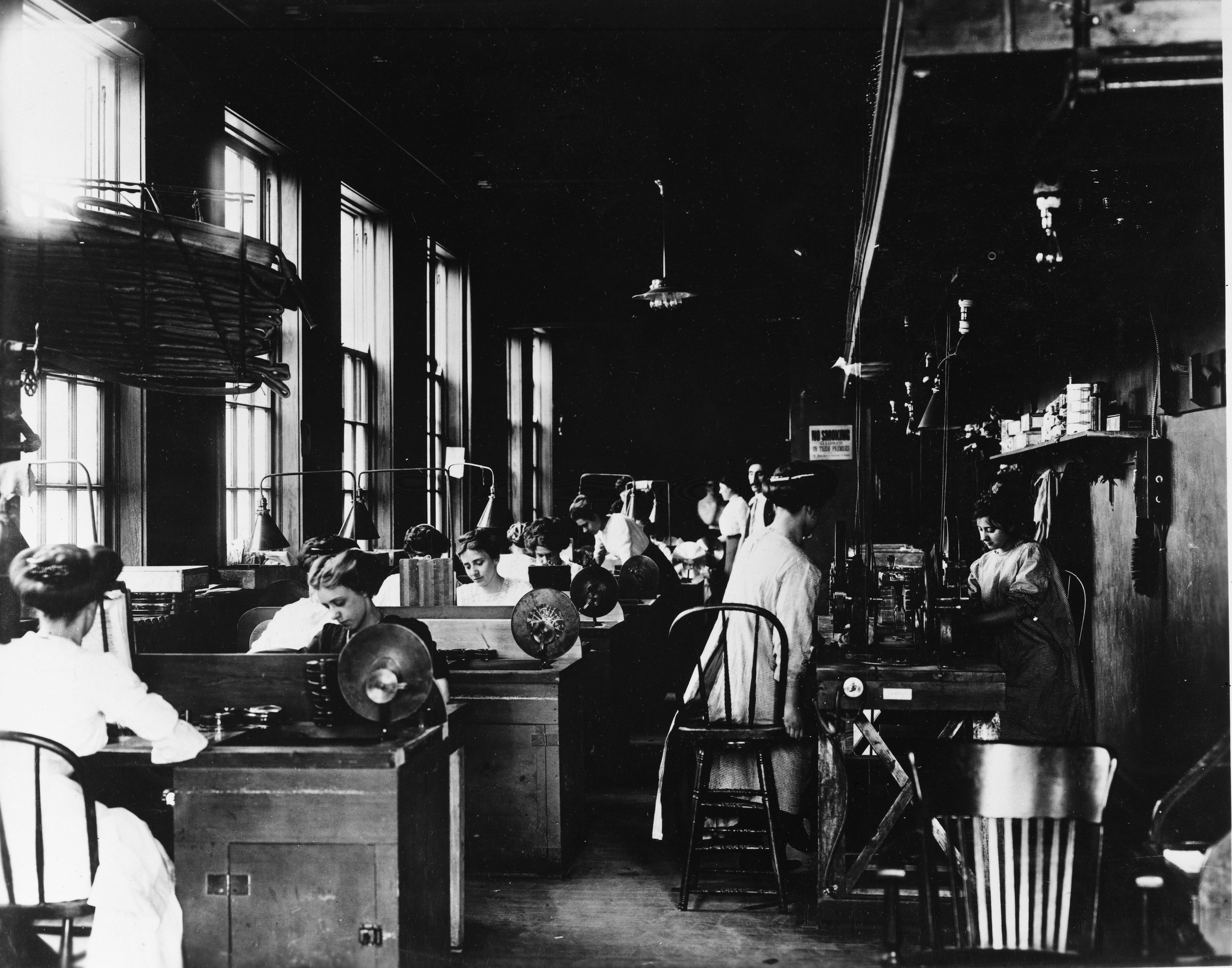 Editorial-Cutting Depts circa 1910 Biograph Studio New York.jpg