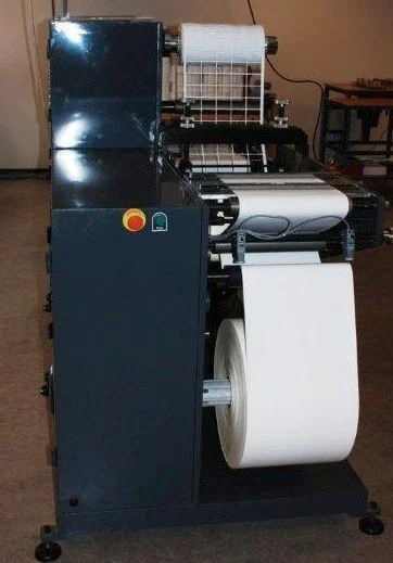 Unwind reel unit with cantilever air shaft