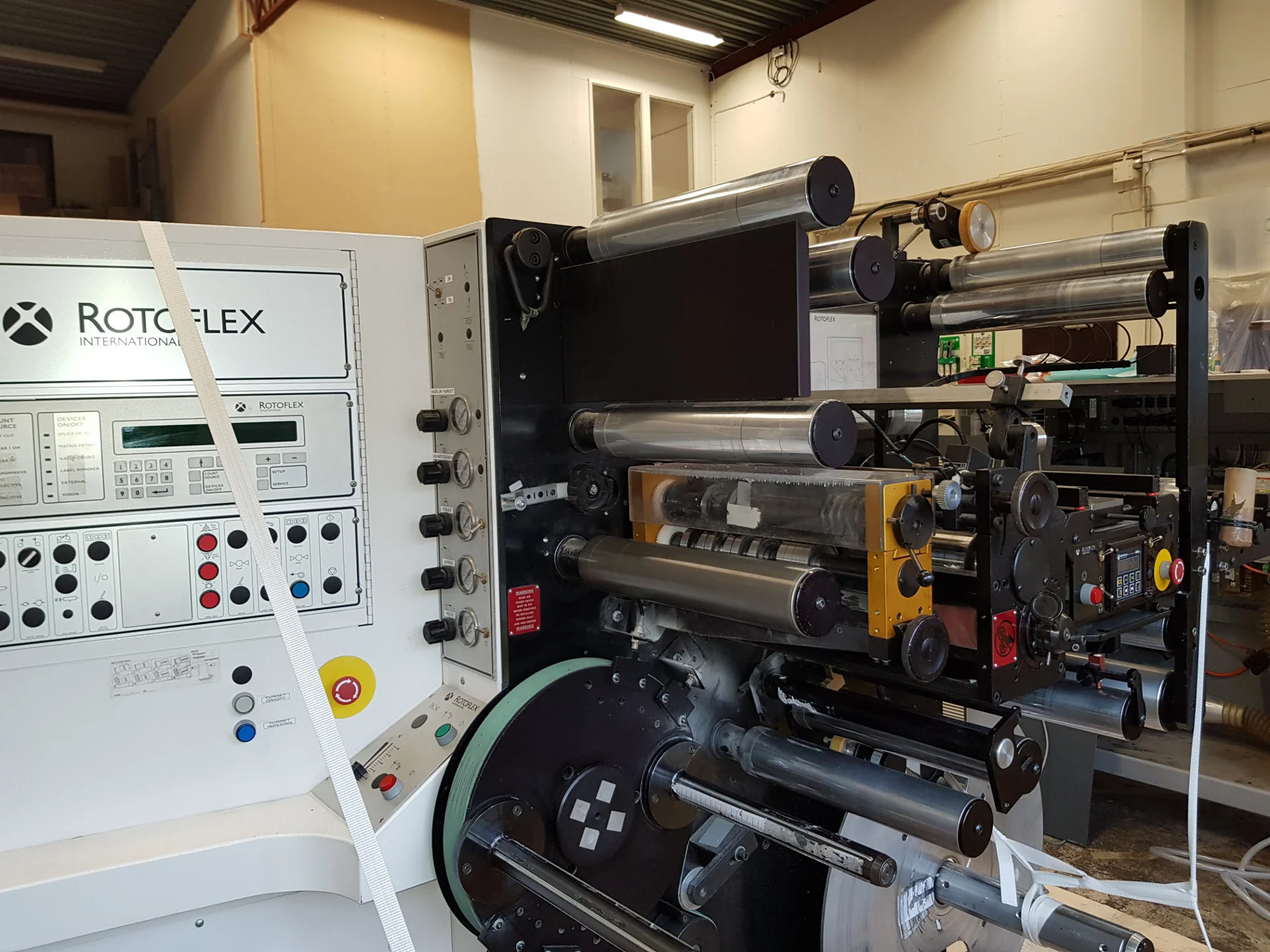 ROTOFLEX VSI 330 SLITTER REWIND 04.jpg