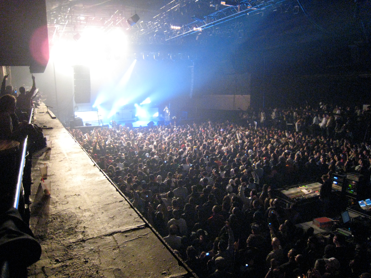 Jay-Z_CrowdLights_web.png