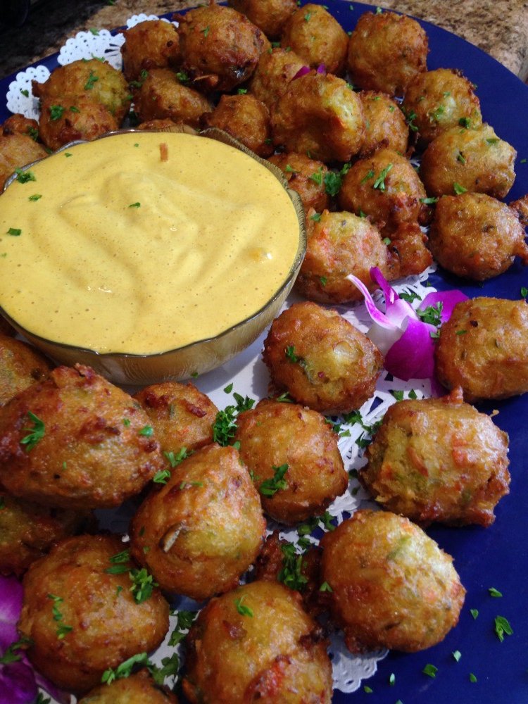 Conch fritters w Caribbean remoulade.jpg