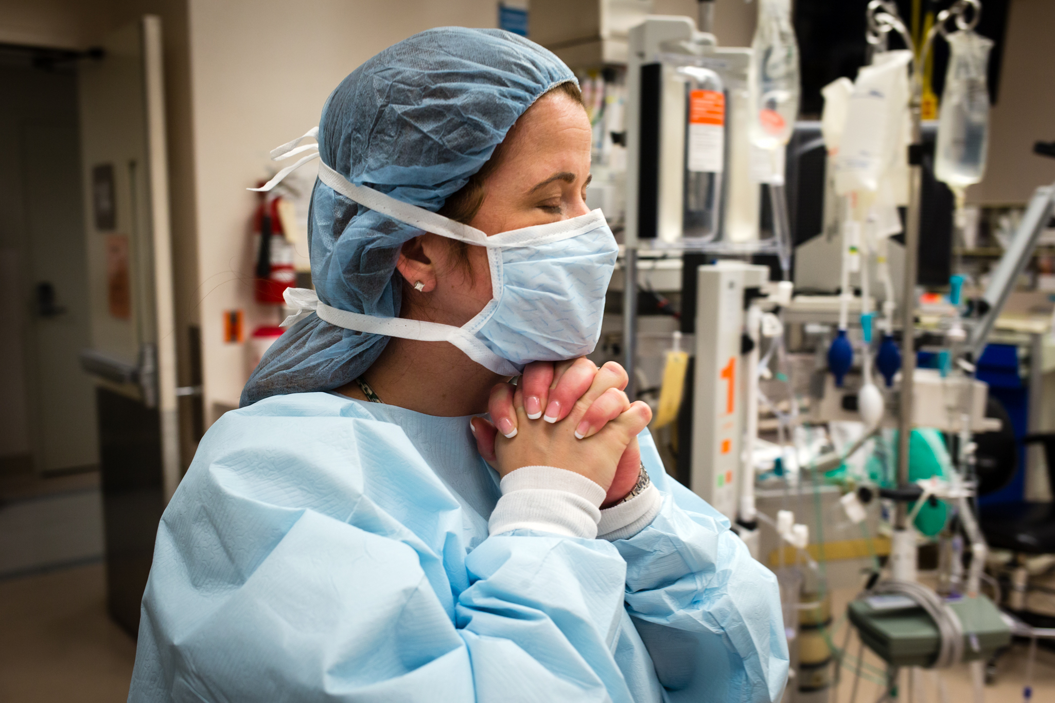  The Legacy Trauma Unit treats a female gunshot-wound victim. Damage to her liver and bowel complicates the three-hour surgery.&nbsp; 