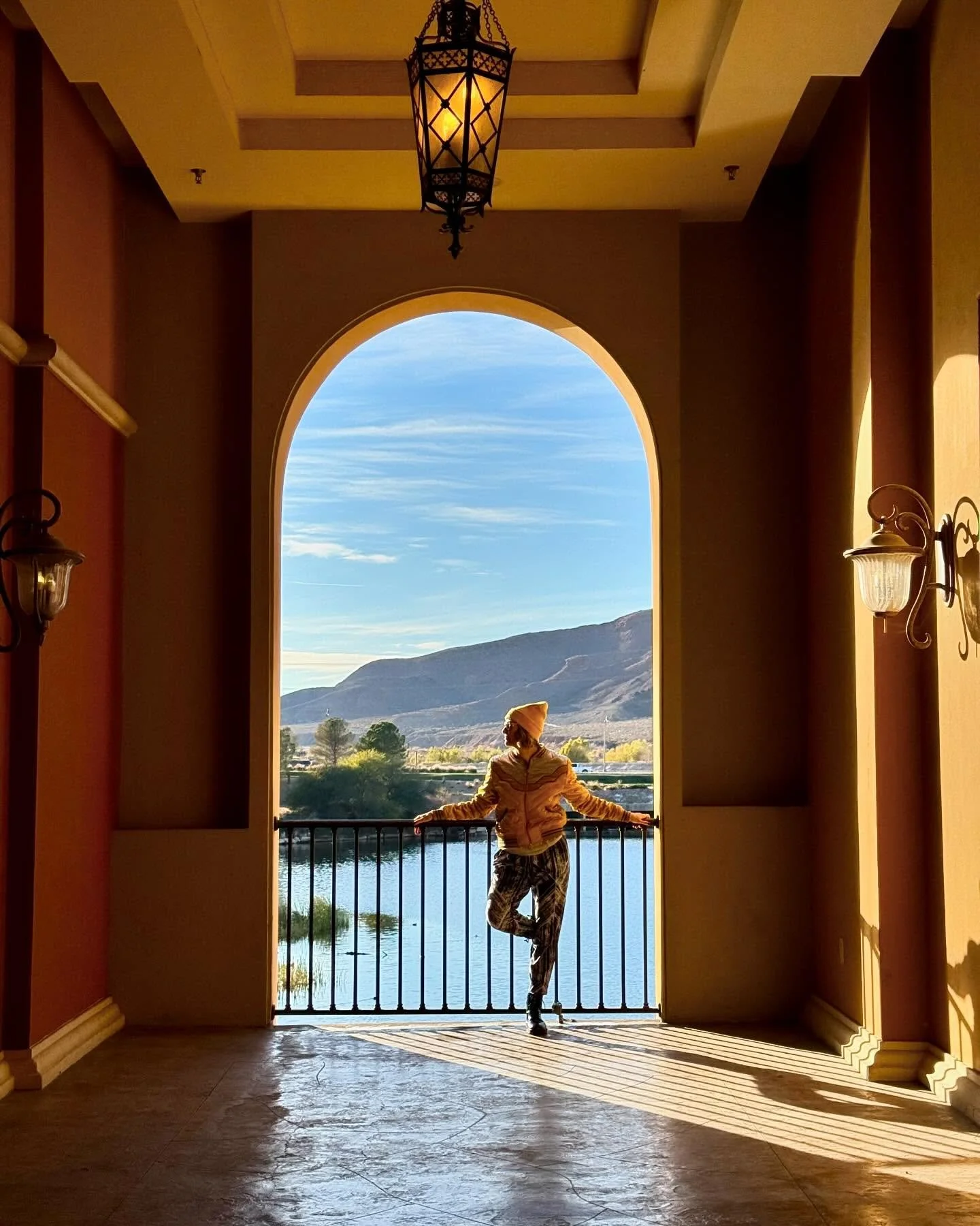 Grabbing a little vitamin D in between headshot sessions at Lake Las Vegas. #posedownshowdown #awesomesilloutte #professionalphotographers #photographerlife