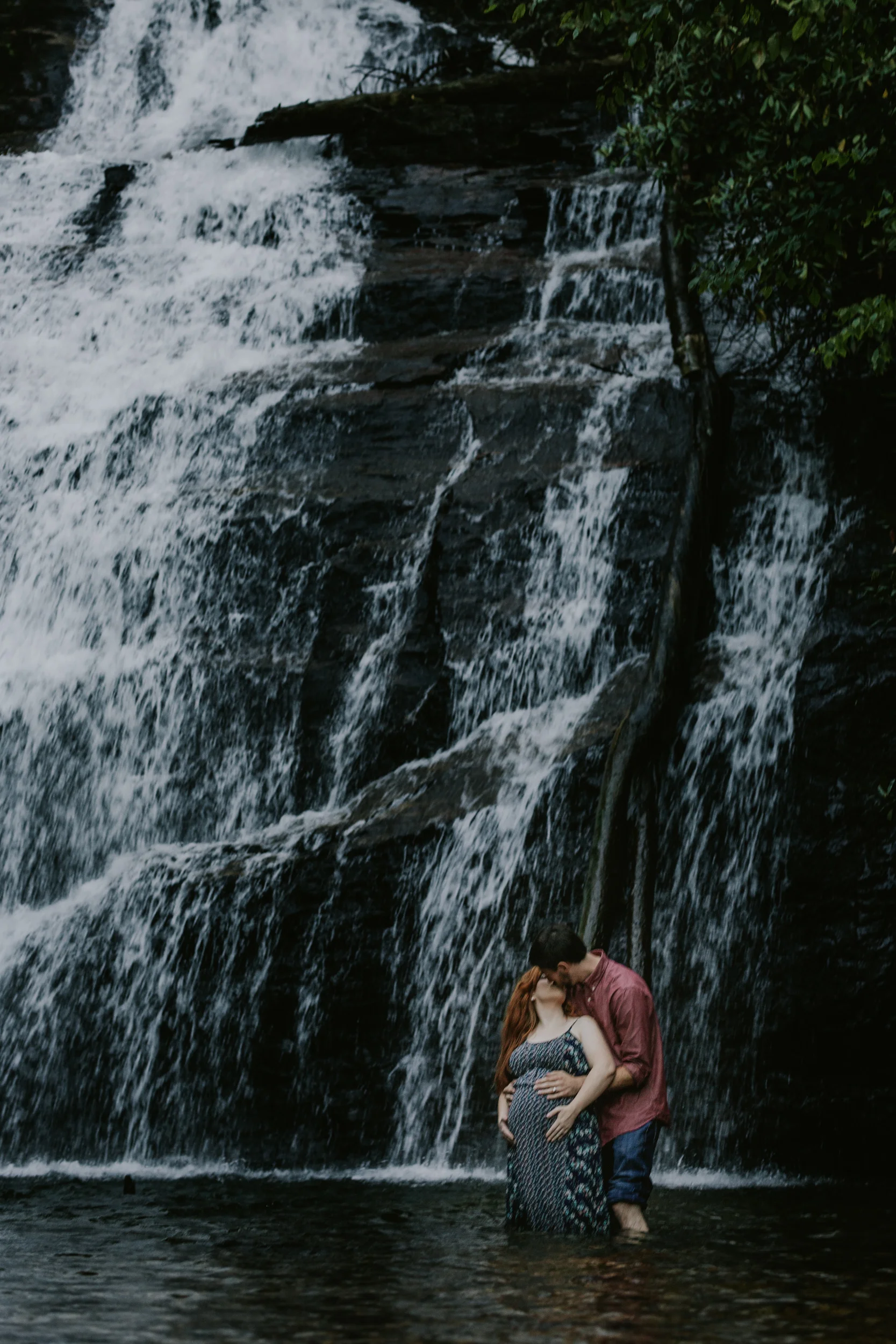 Georgia-Waterfall-Outdoor-Maternity-Lifestyle-Photographer-9.jpg