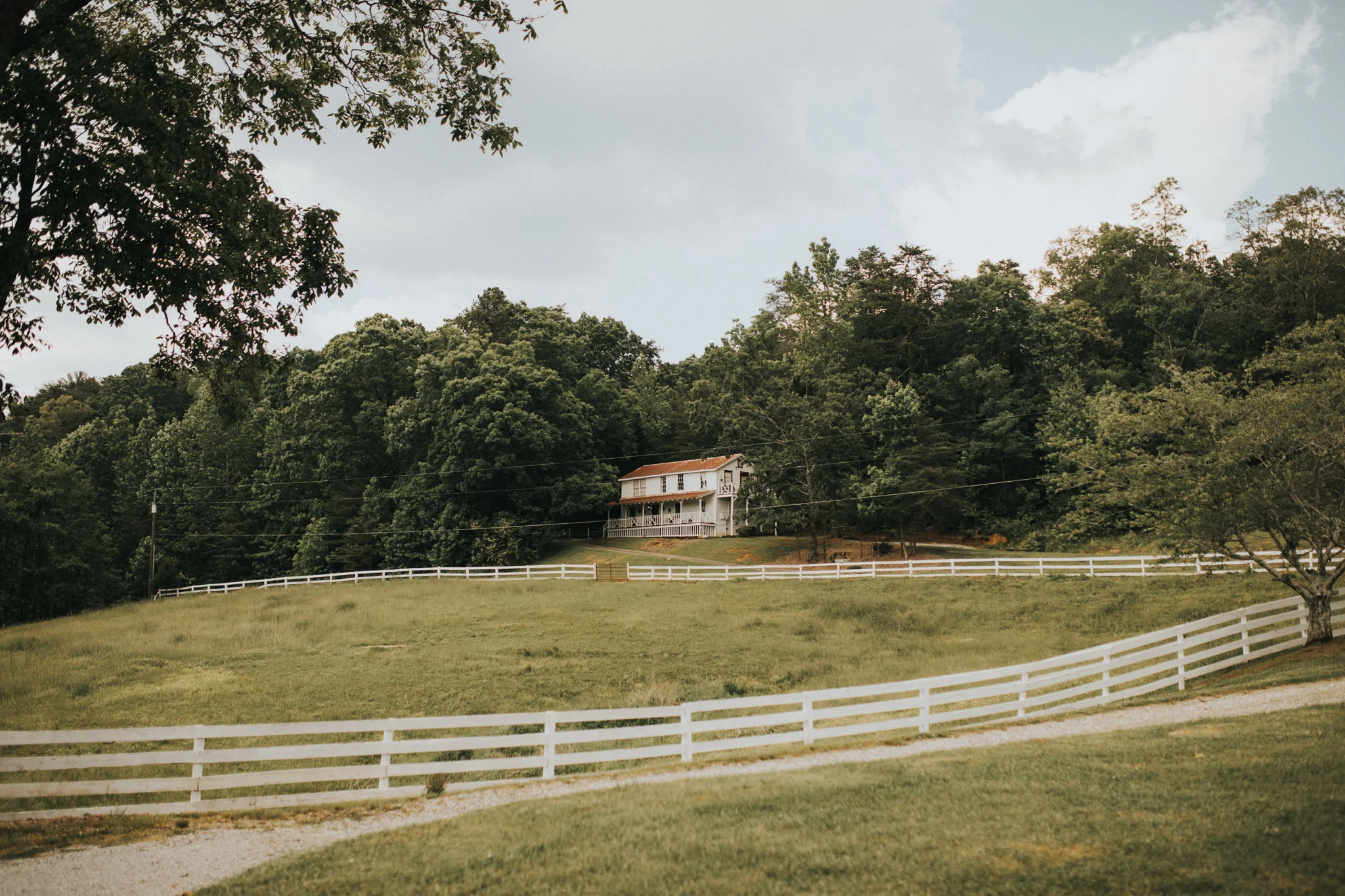 KateMatt-North-Georgia-Wedding-Photographer-Mountain-Laurel-Farm-77.jpg