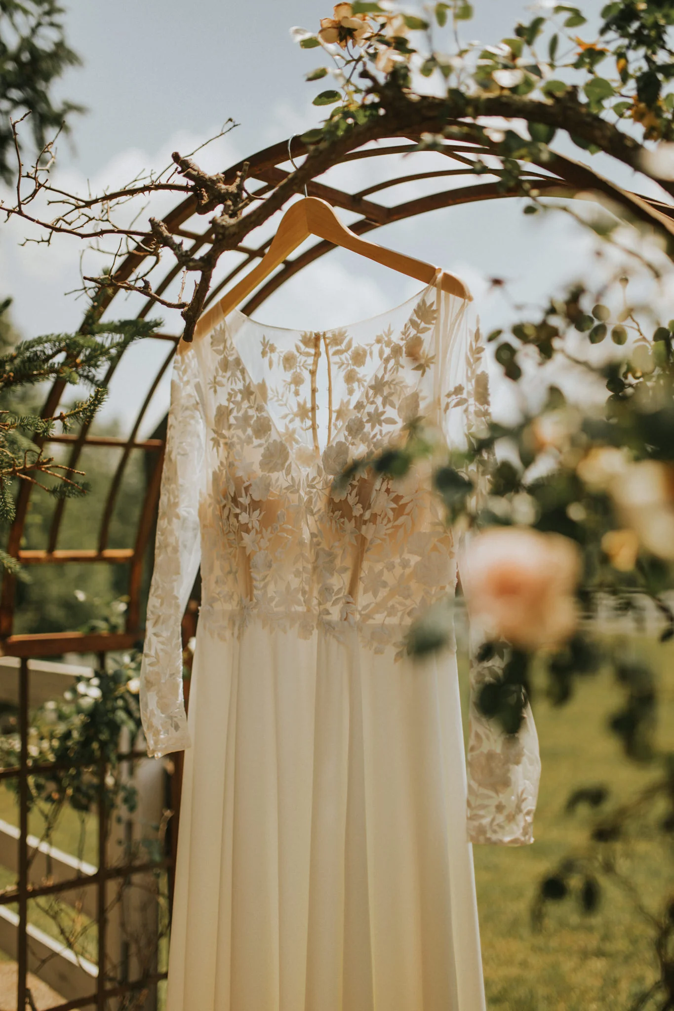 KateMatt-North-Georgia-Wedding-Photographer-Mountain-Laurel-Farm-25.jpg