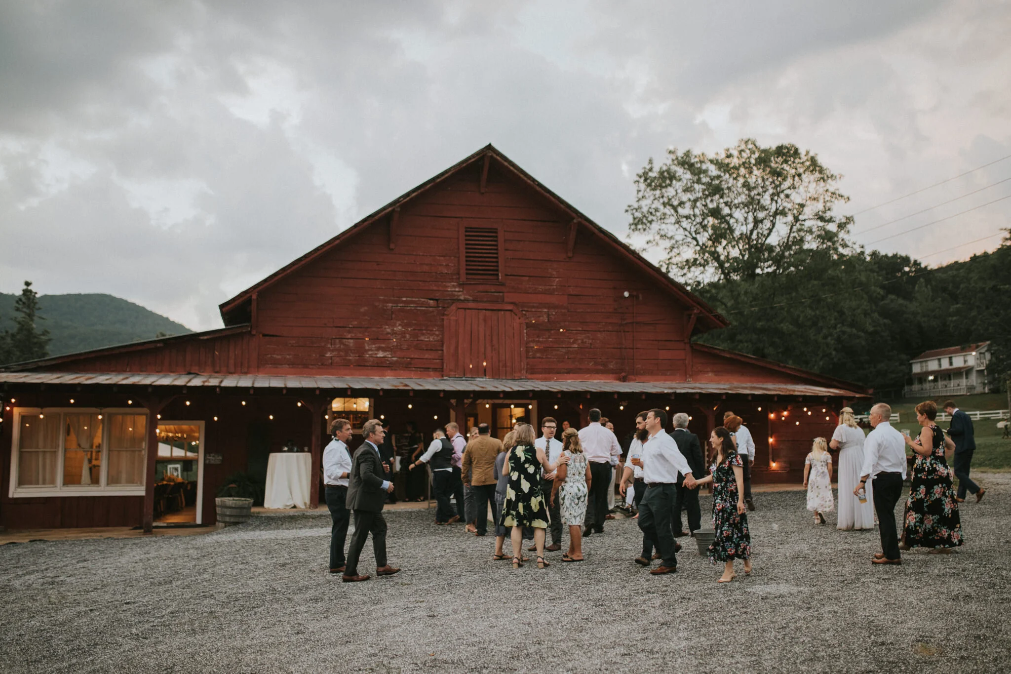 KateMatt-North-Georgia-Wedding-Photographer-Mountain-Laurel-Farm-166.jpg