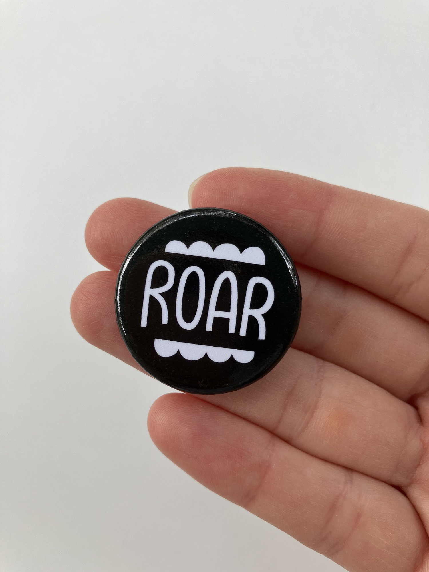 Roar Pin-back Button