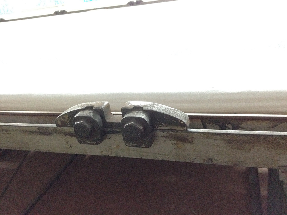 railing stops for the screen holder