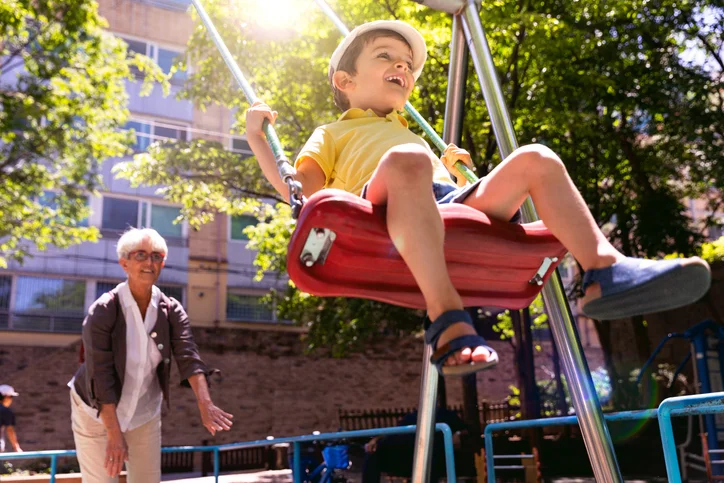 Removable implant overdenture