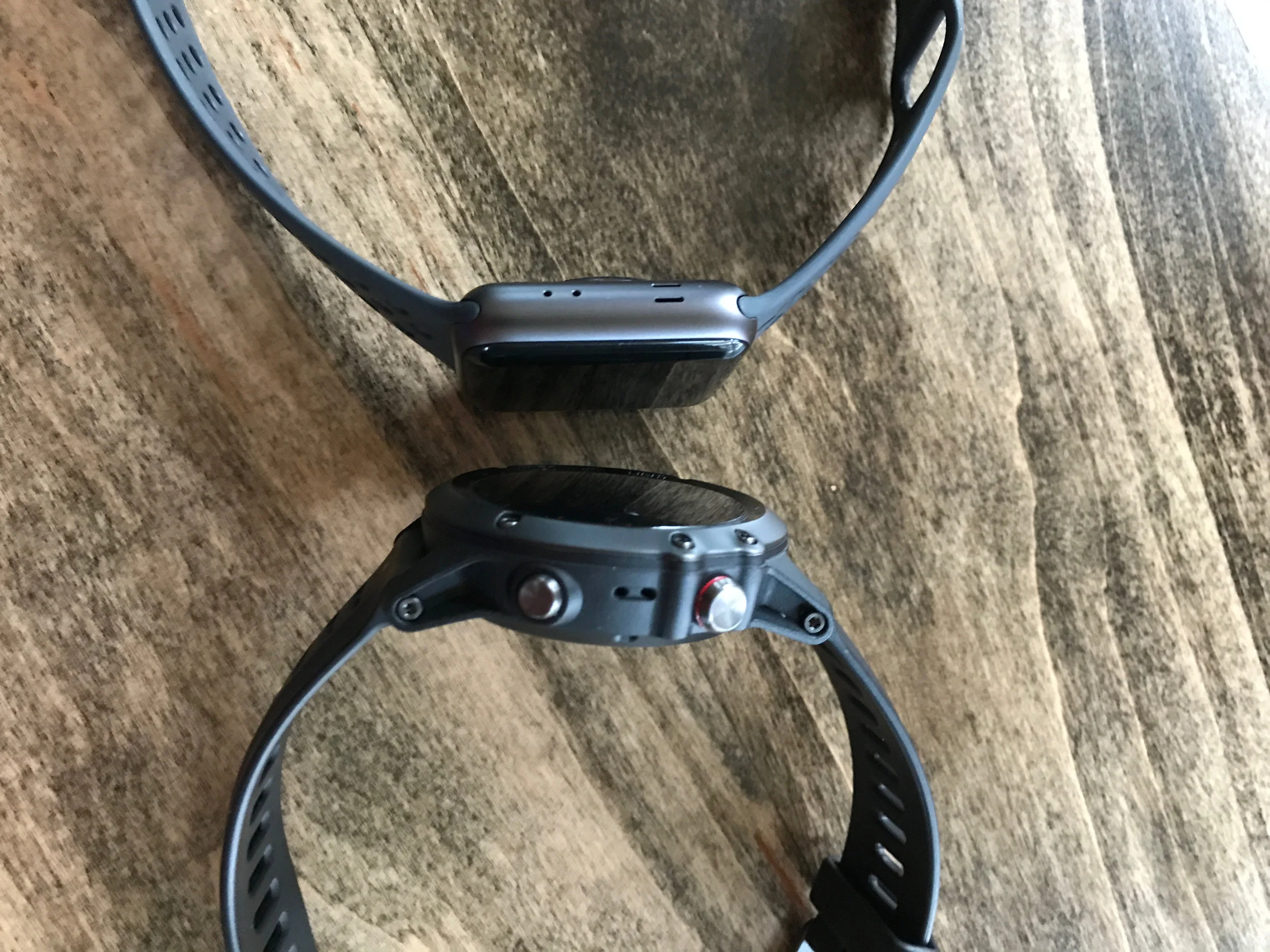 garmin fenix 5 plus vs apple watch 4