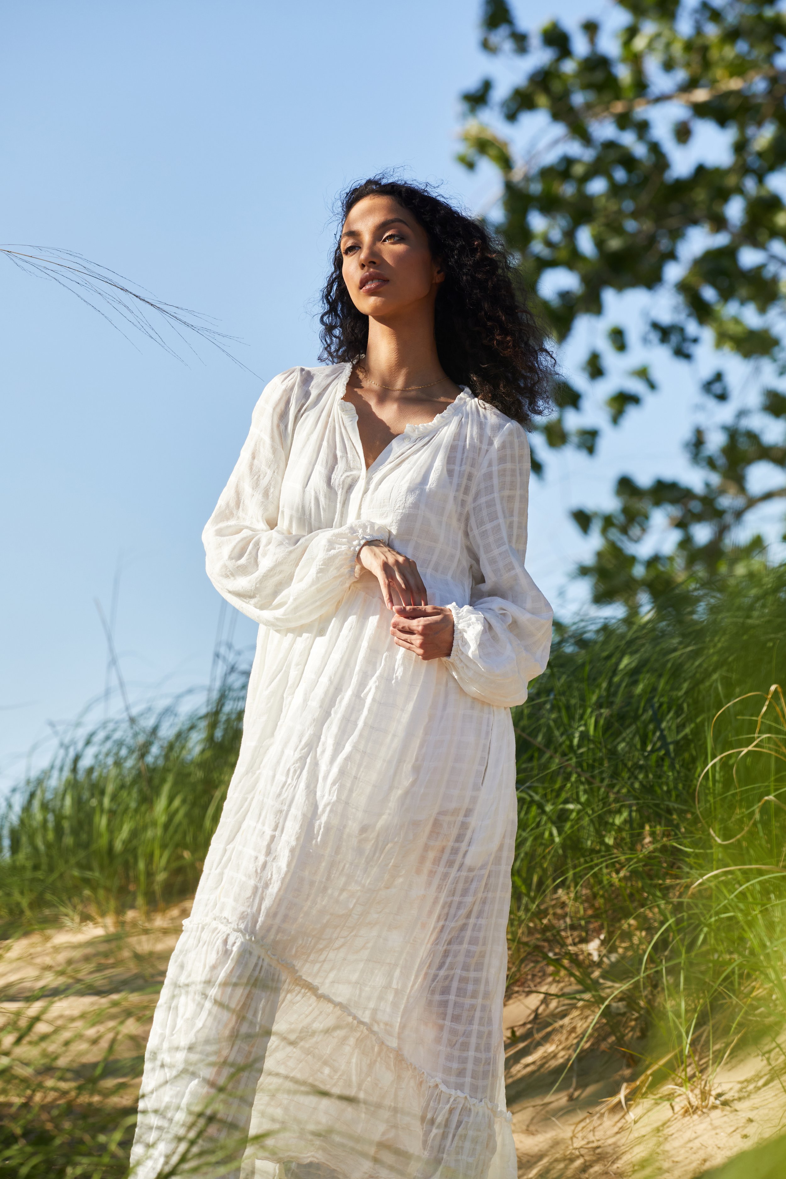 chicago-portrait-model-montrose-beach-windy-sandy-blue-tan-1