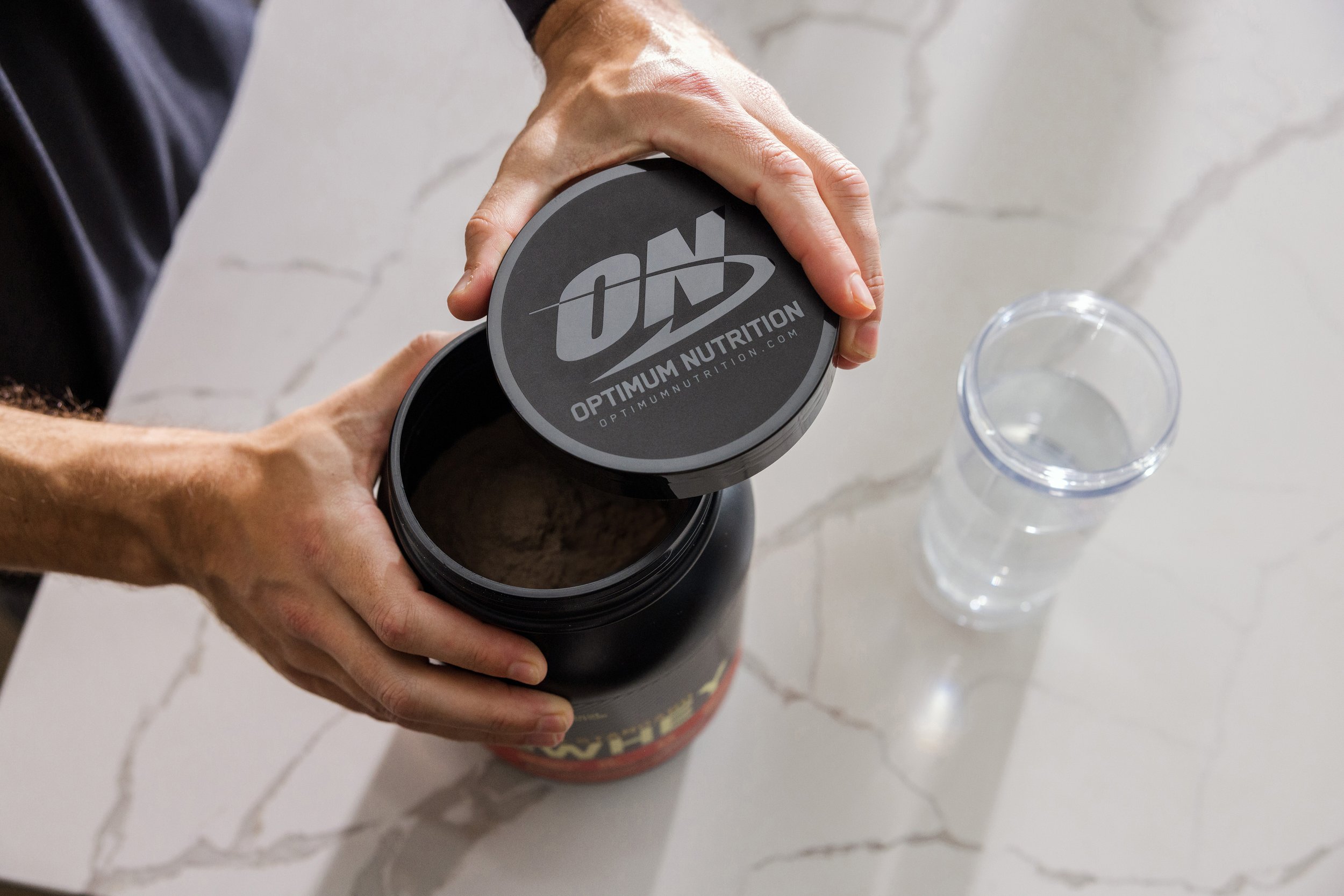 optimum-nutrition-whey-protein-open-scoop-kitchen-commercial-photo-chicago