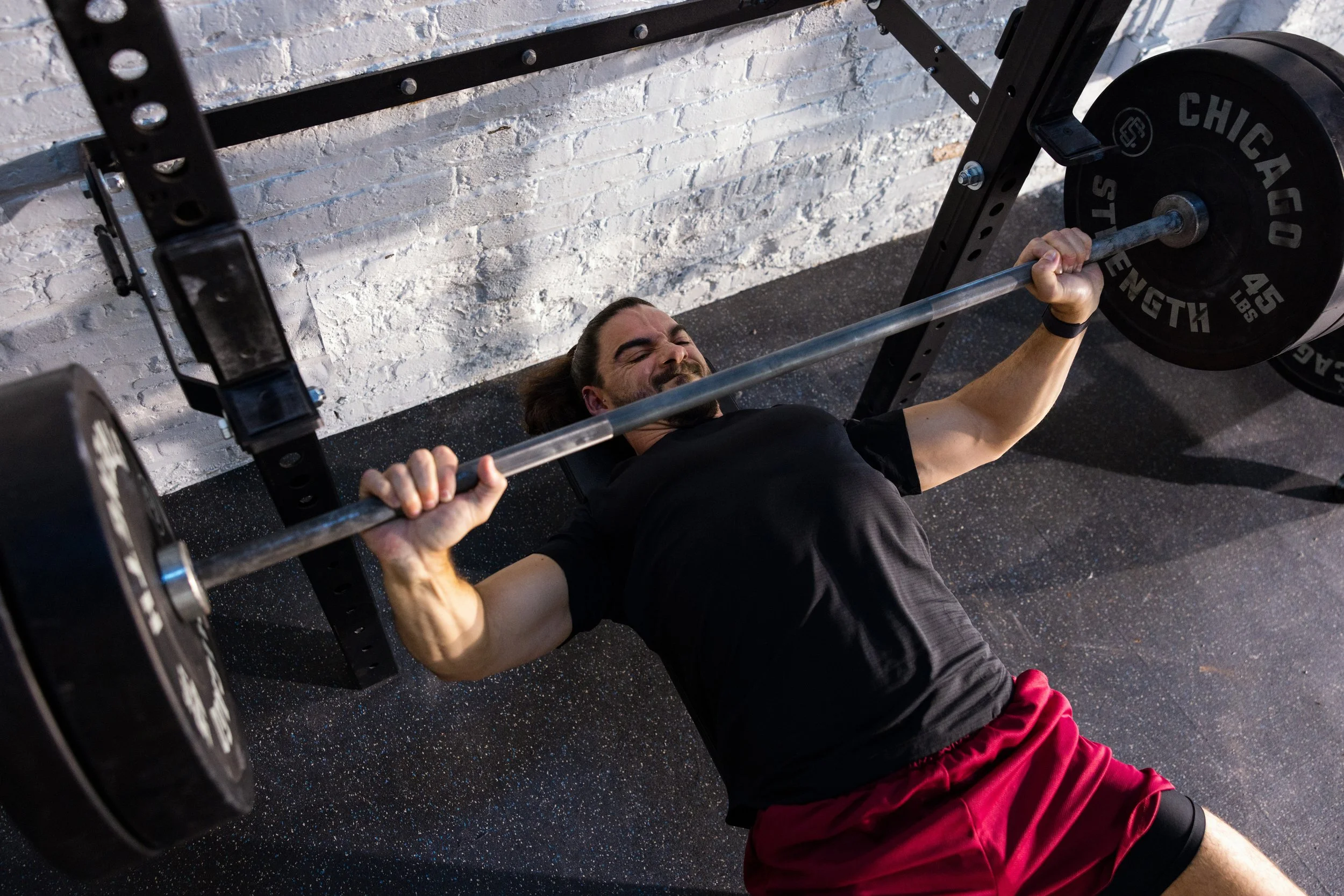 bench-press-gym-commercial-fitness-photographer-optimum-nutrition-chicago