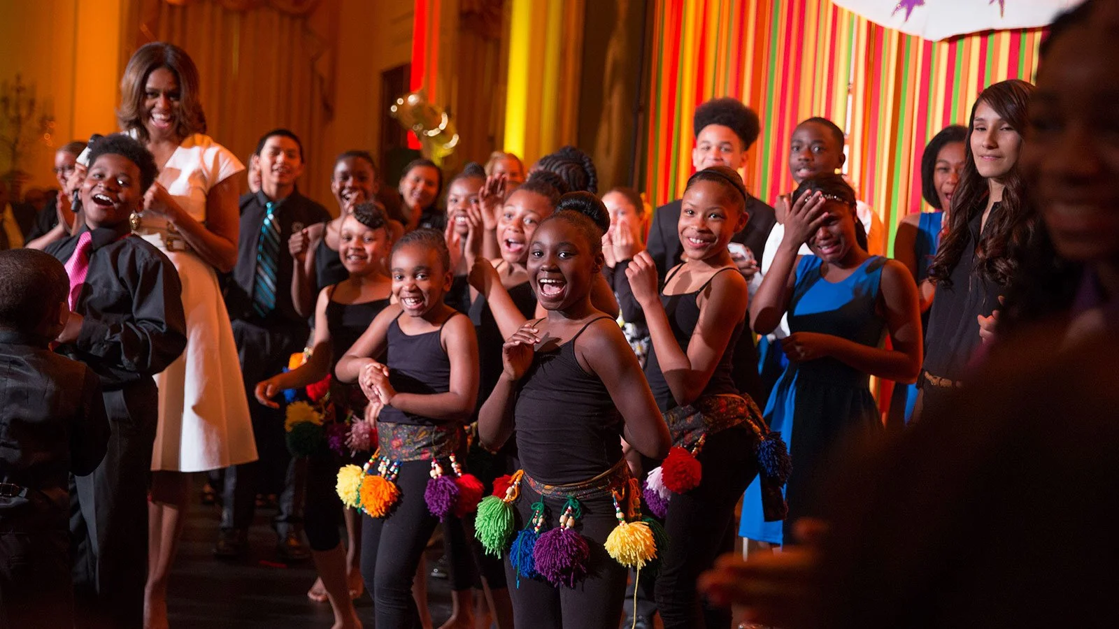 2324_turnaround_arts_student_showcase_event_image_1600x900_2014-talent-show-white-house-p052014ps-0474.jpg