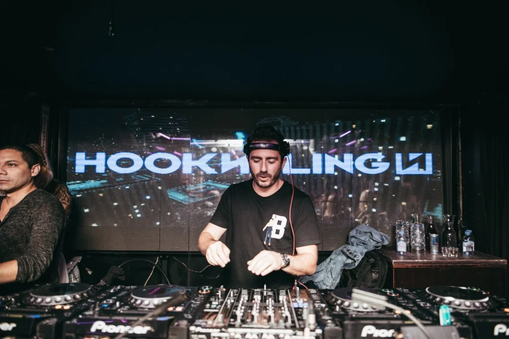 Hook N Sling at Lavo Nightclub in NYC (Photo: Lavo)