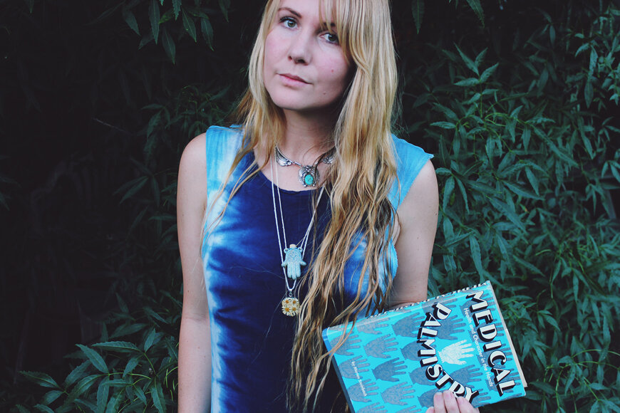 blogbluedress2_zpsffc817ca.jpg