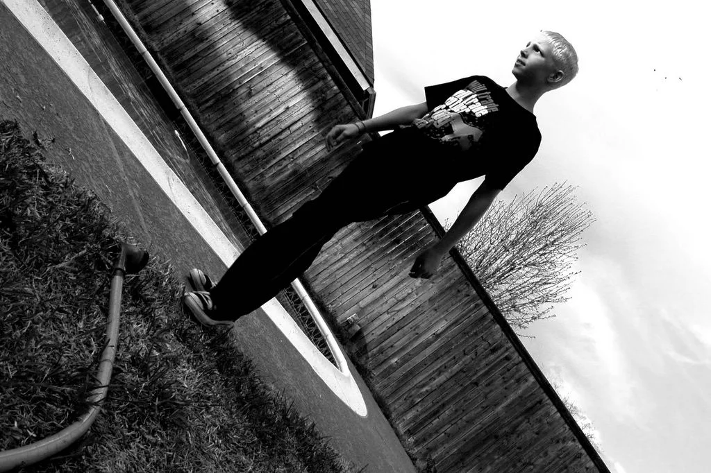 DSC_0045%20smaller%20bw%20high.jpg