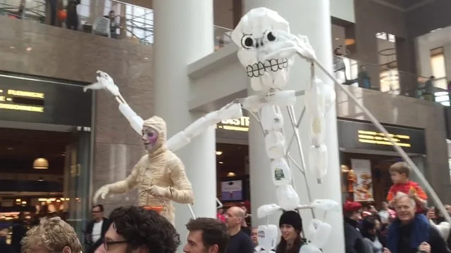 Skeleton puppet