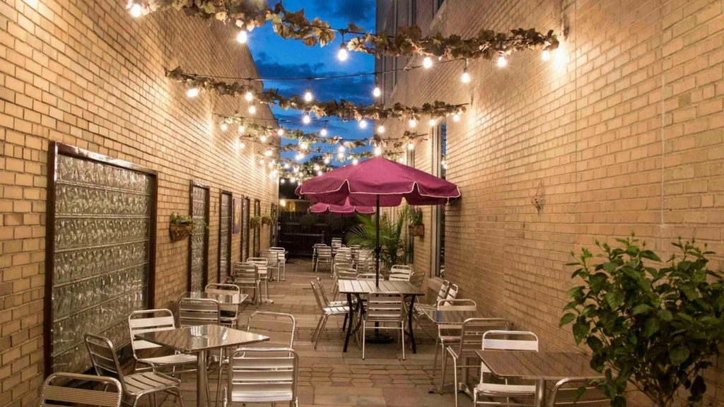 via Magdaleno Ristorante