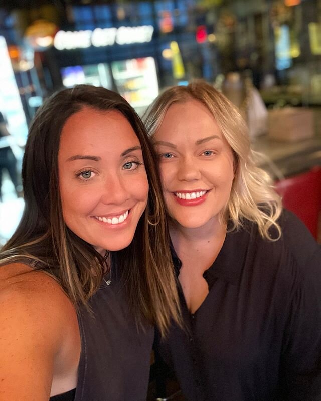 Grey Ghost is BACK, baby! 😍 had the best time celebrating the reopening with gorgeous gal pal @jenniferlouiselee ❤️ and lemme tell you, the @greyghostdetroit summer menu is straight fire 🔥

Stay tuned for more deets regarding Detroit restaurant re-