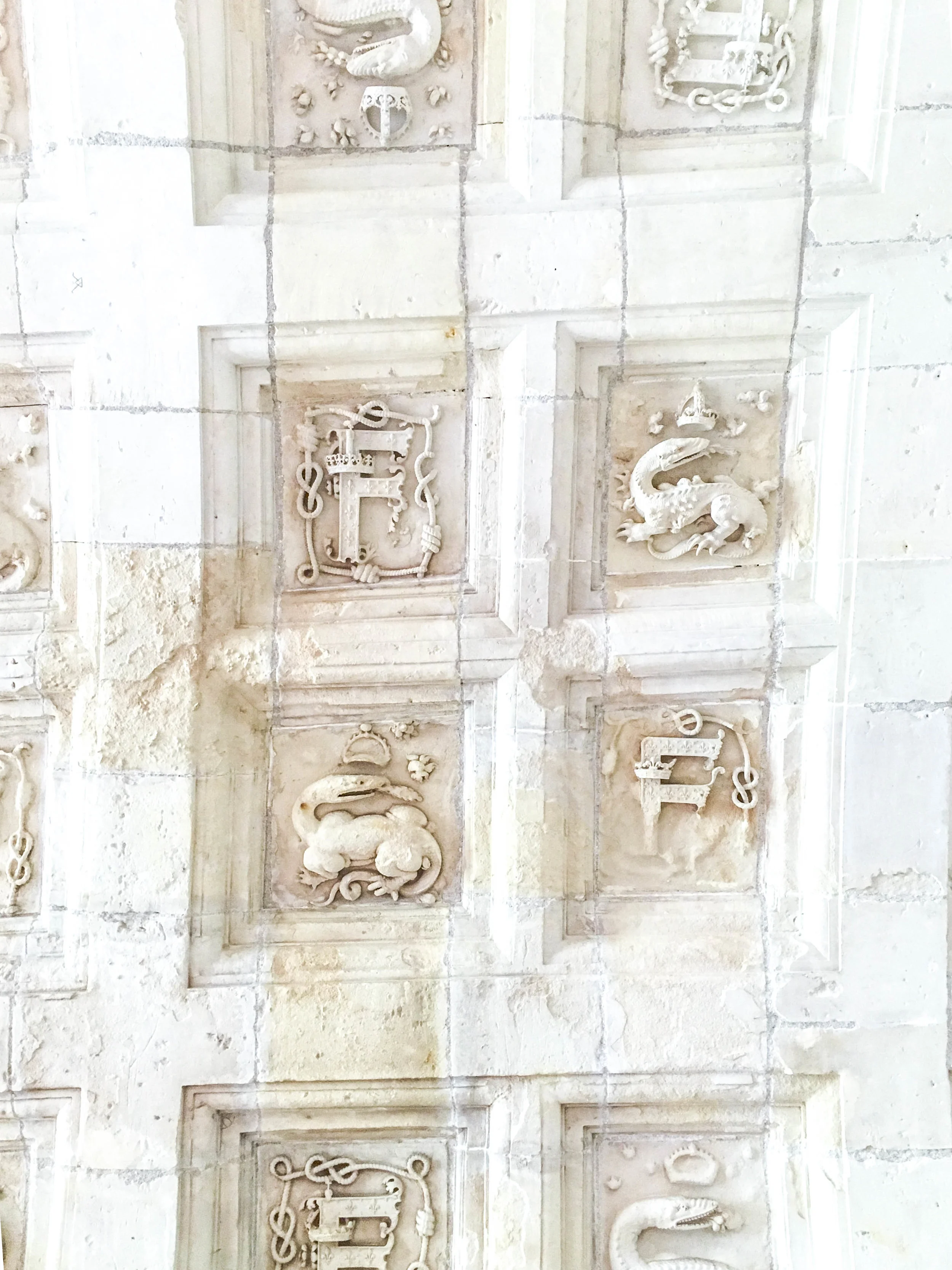 A Three-Day Itinerary to the Best of Loire Valley, France | A perfect itinerary and travel guide for a long weekend in the land of fairytale castles and hot air balloons. | Where to stay in Amboise | What to Do in Loire Valley | Châteaux Cheverny, V…