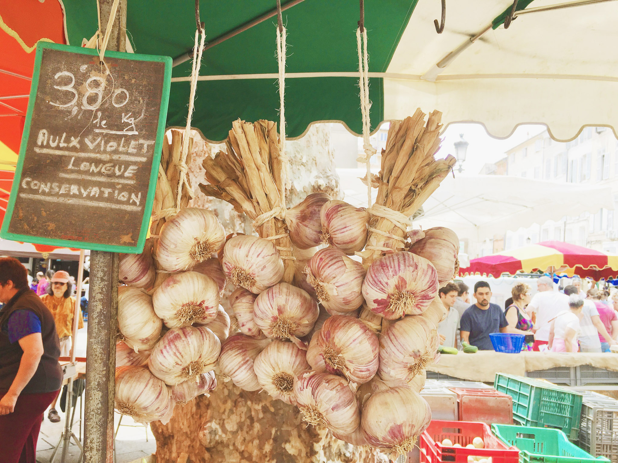 Saturday Market in Aix-en-Provence, France | #mfrancisdesigntravels
