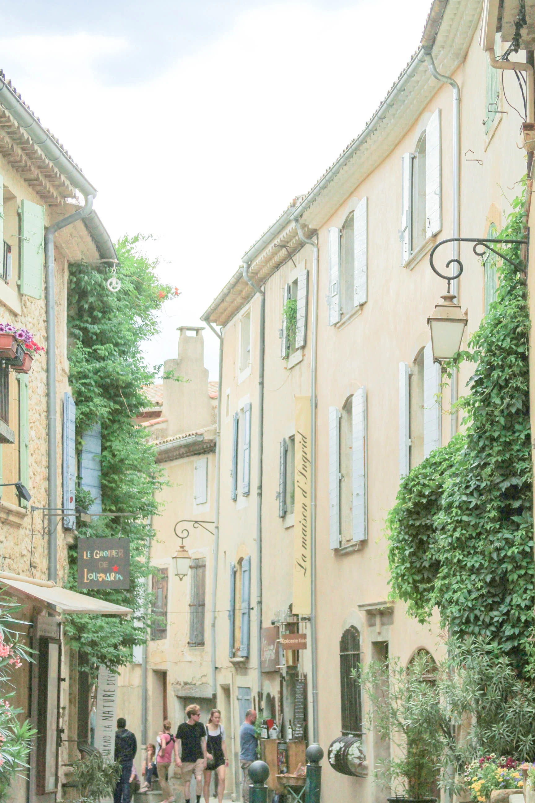 Lourmarin, France | #mfrancisdesigntravels