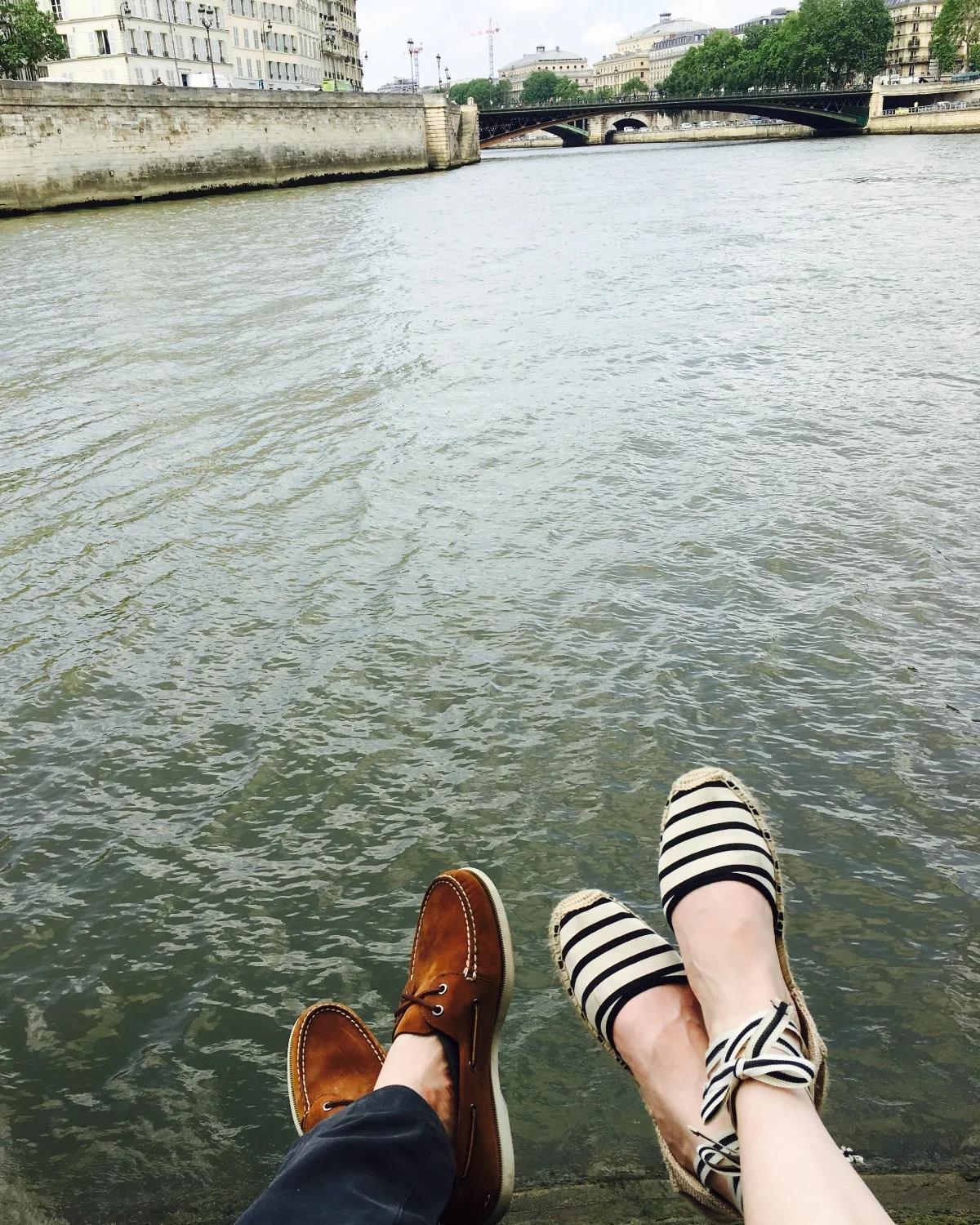 Picnic on the Ile Saint-Louis, Paris #mfrancisdesigntravels