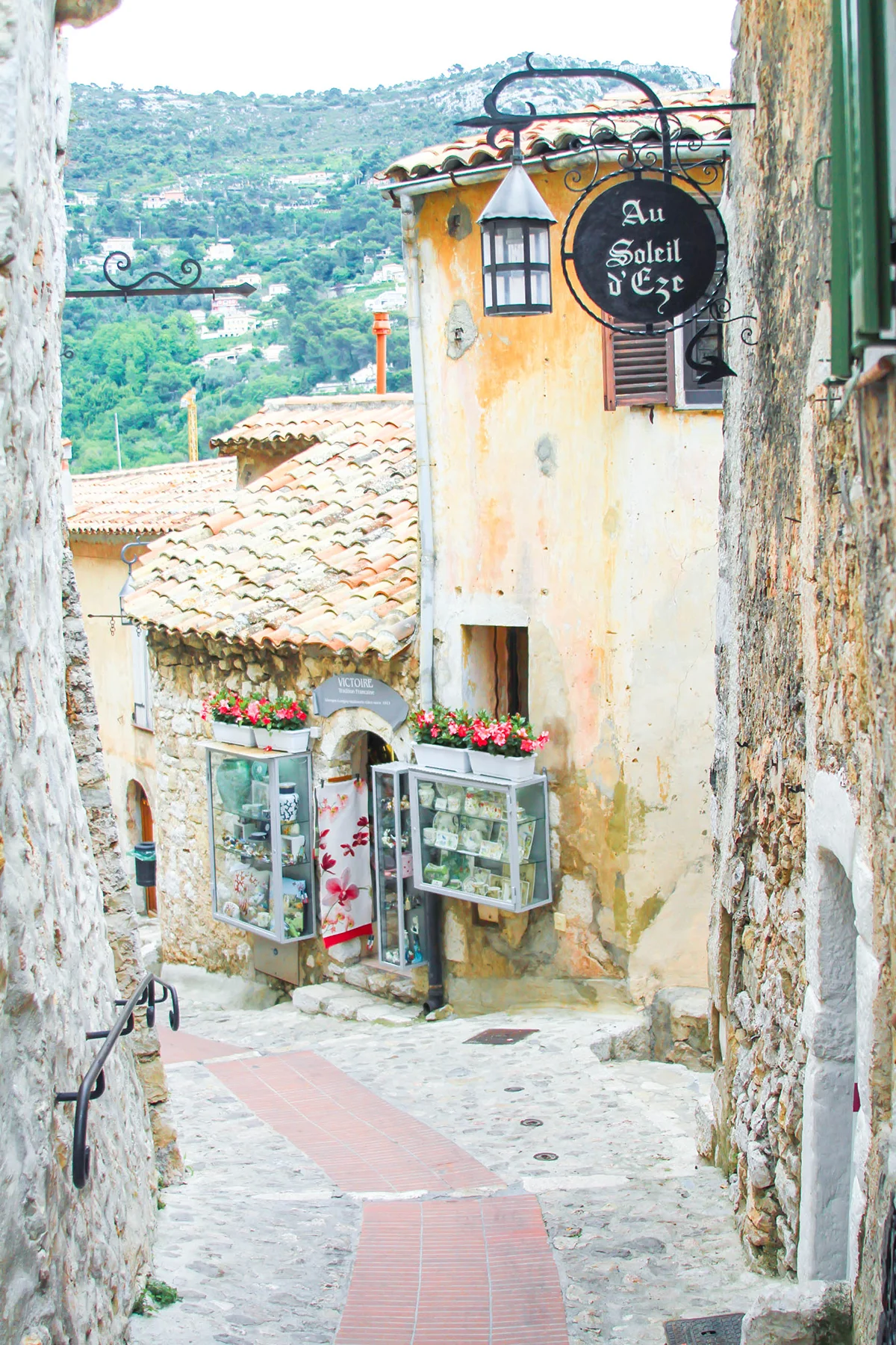 A Day Trip to Èze: The Most Charming Hilltop Village on the French Riviera | Things to do, from shopping and exploring the Jardin Exotique to visiting the best hotels and restaurants. | Èze, France Travel Guide