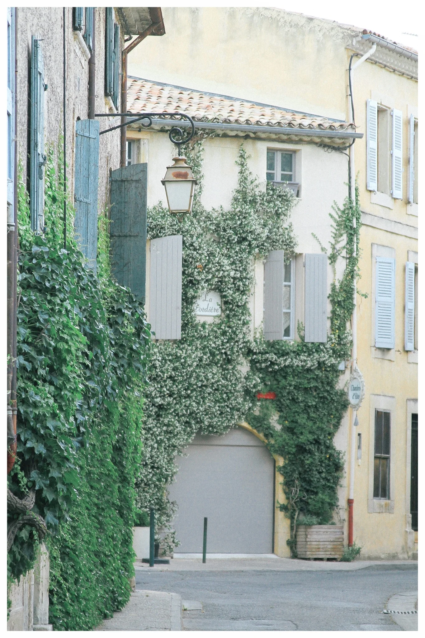 Our Summer Abroad: The Non-Backpacker’s Guide to Three Months of Slow Travel Through Europe | A 3-Month Itinerary from Paris to Rome, traveling to cities through France, Switzerland and Italy. | My Packing List and Planning Tips for spending the sum…