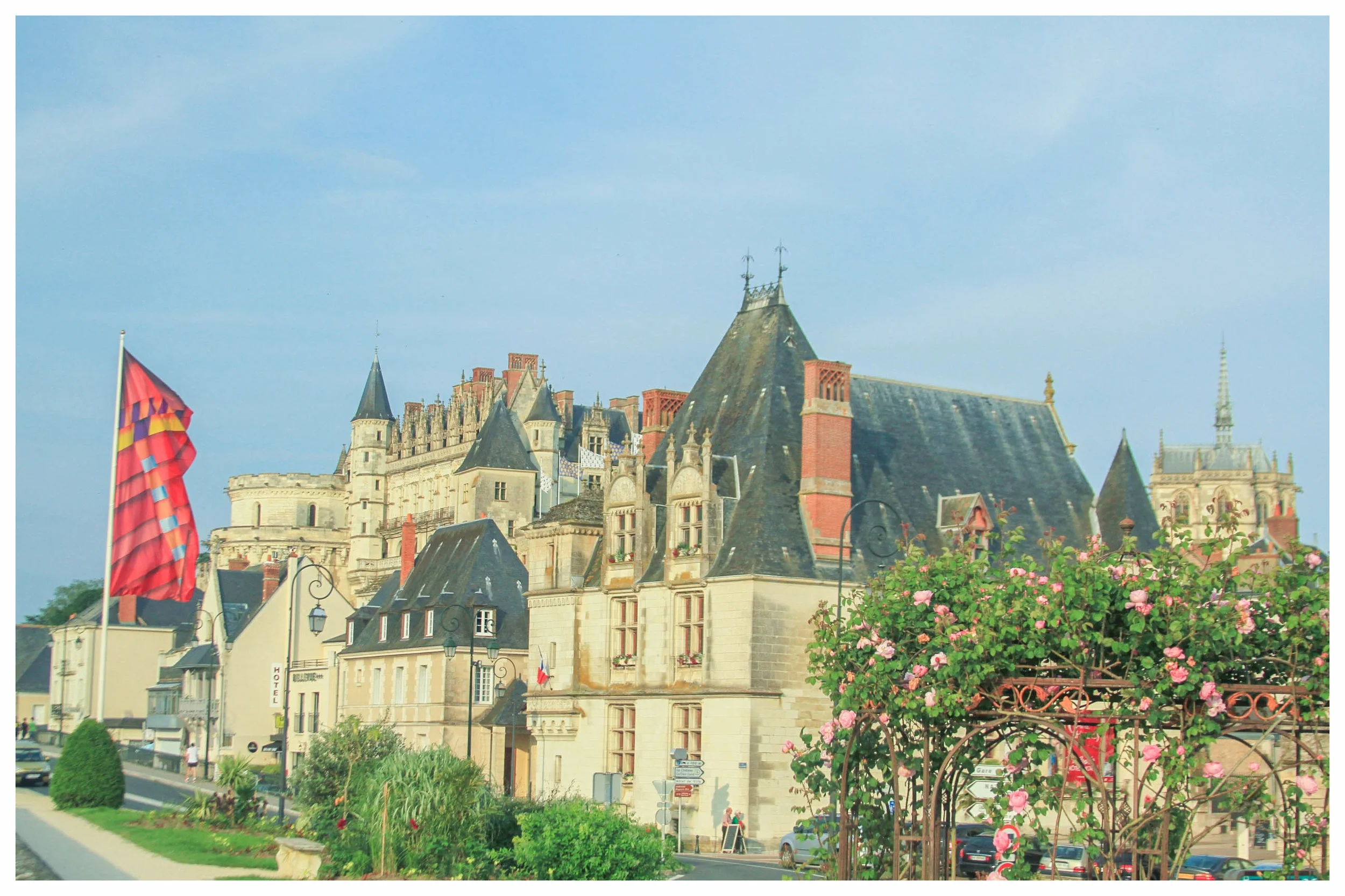 A Three-Day Itinerary to the Best of Loire Valley, France | A perfect itinerary and travel guide for a long weekend in the land of fairytale castles and hot air balloons. | Where to stay in Amboise | What to Do in Loire Valley | Châteaux Cheverny, V…