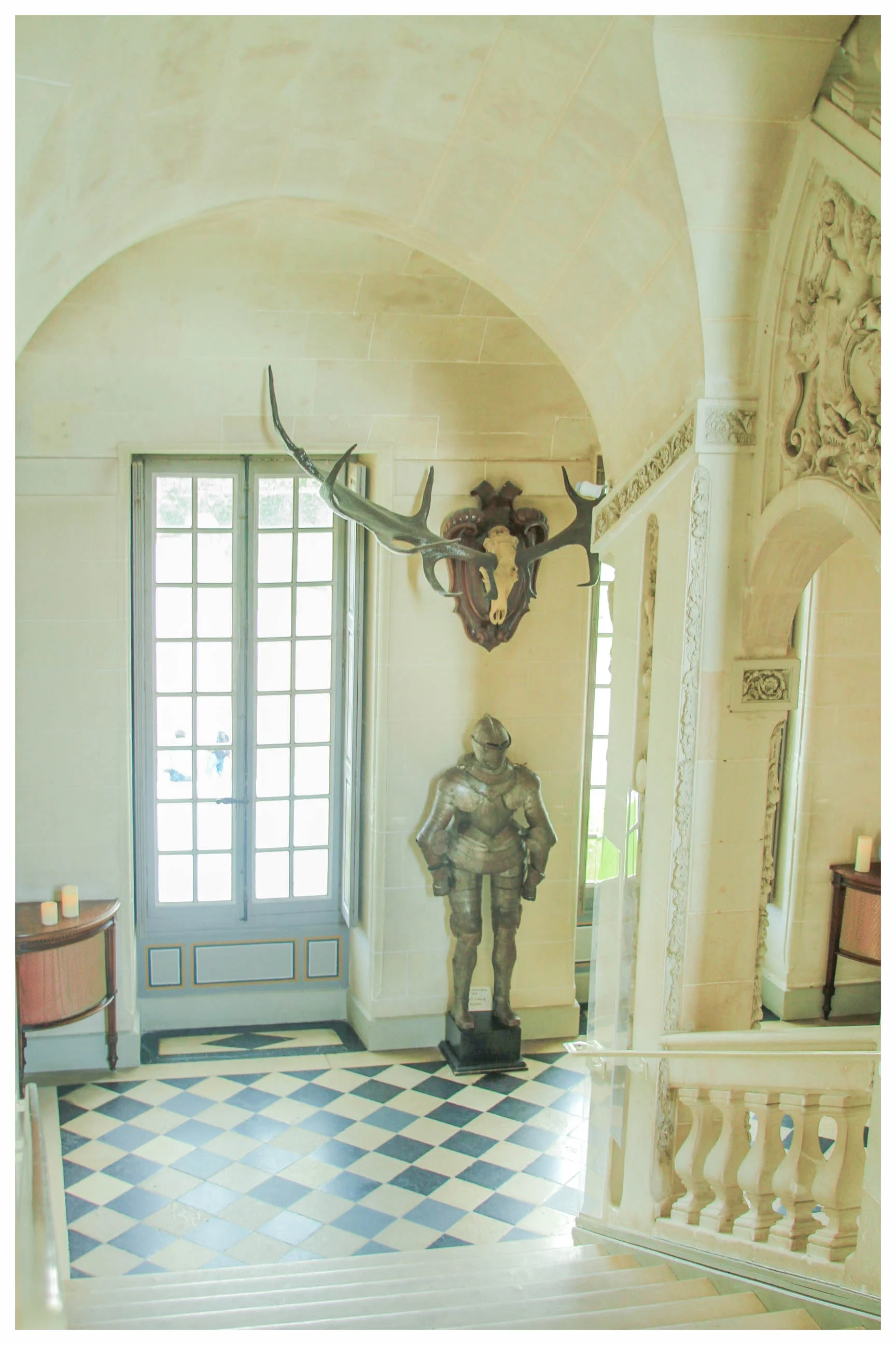 A Three-Day Itinerary to the Best of Loire Valley, France | A perfect itinerary and travel guide for a long weekend in the land of fairytale castles and hot air balloons. | Where to stay in Amboise | What to Do in Loire Valley | Châteaux Cheverny, V…