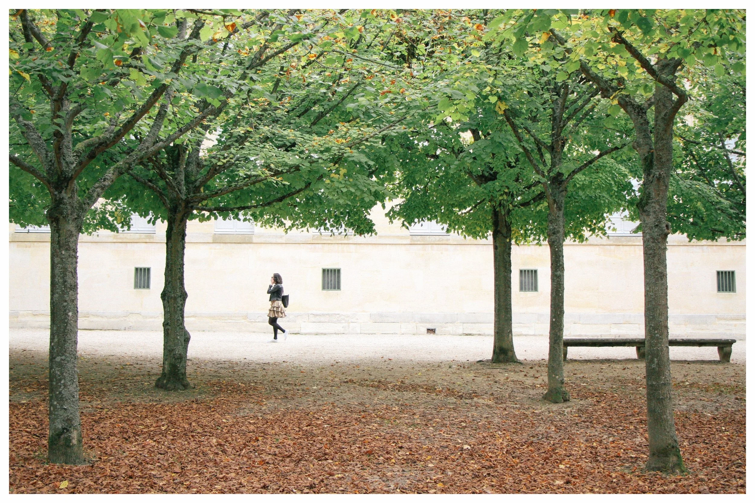 Visiting Versailles: How to Plan a Day Trip to the Palace &amp; Gardens | My best tips for a self-guided tour of the royal chateau, with a custom google travel map and outfit ideas for what to wear. | From the Hall of Mirrors to Marie Antoinette's P…