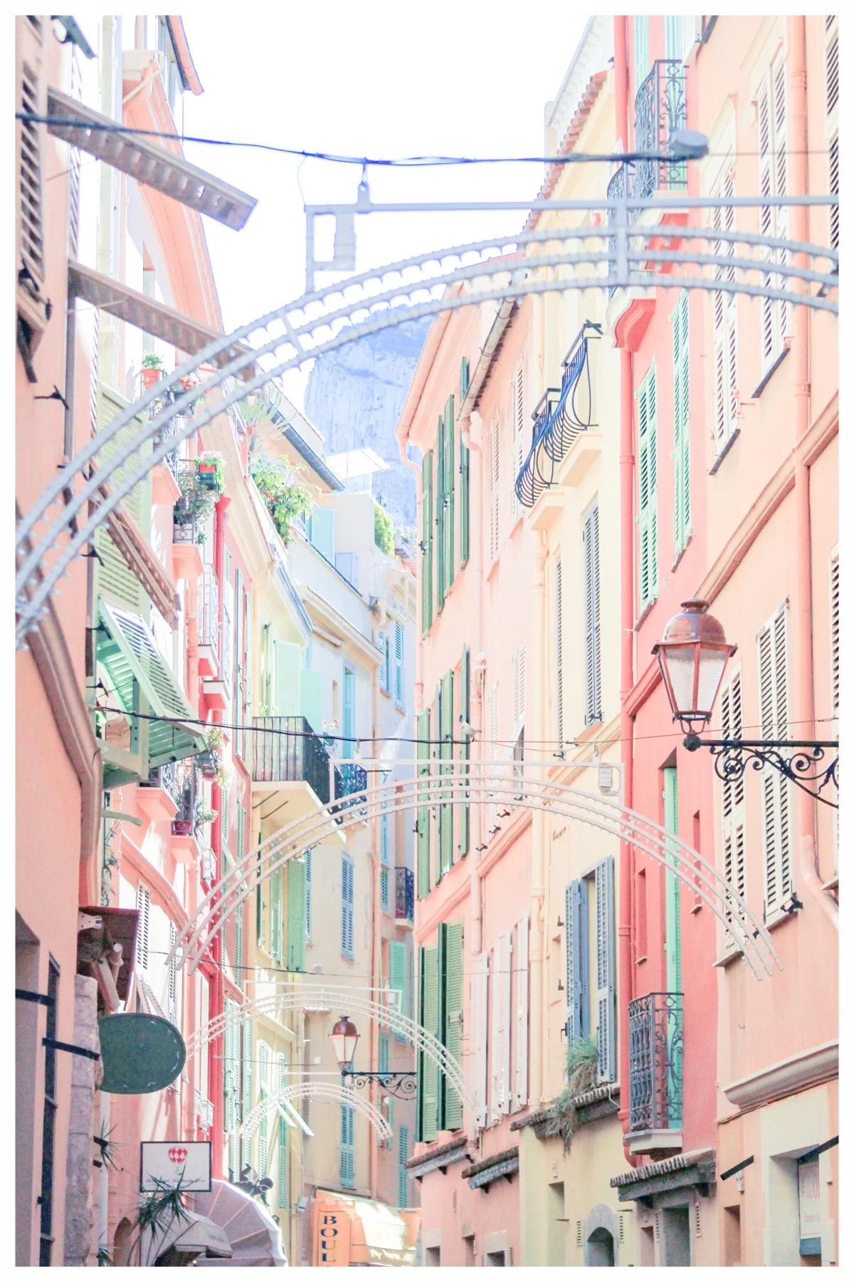 How to See Monaco in One Day | A Travel Guide | Things to do in Monte Carlo and Monaco-Ville | If you only have one day to spend in this glamorous city-state, this is your guide to all the sights, shopping and food in Monaco. | Place du Casino, Gard…