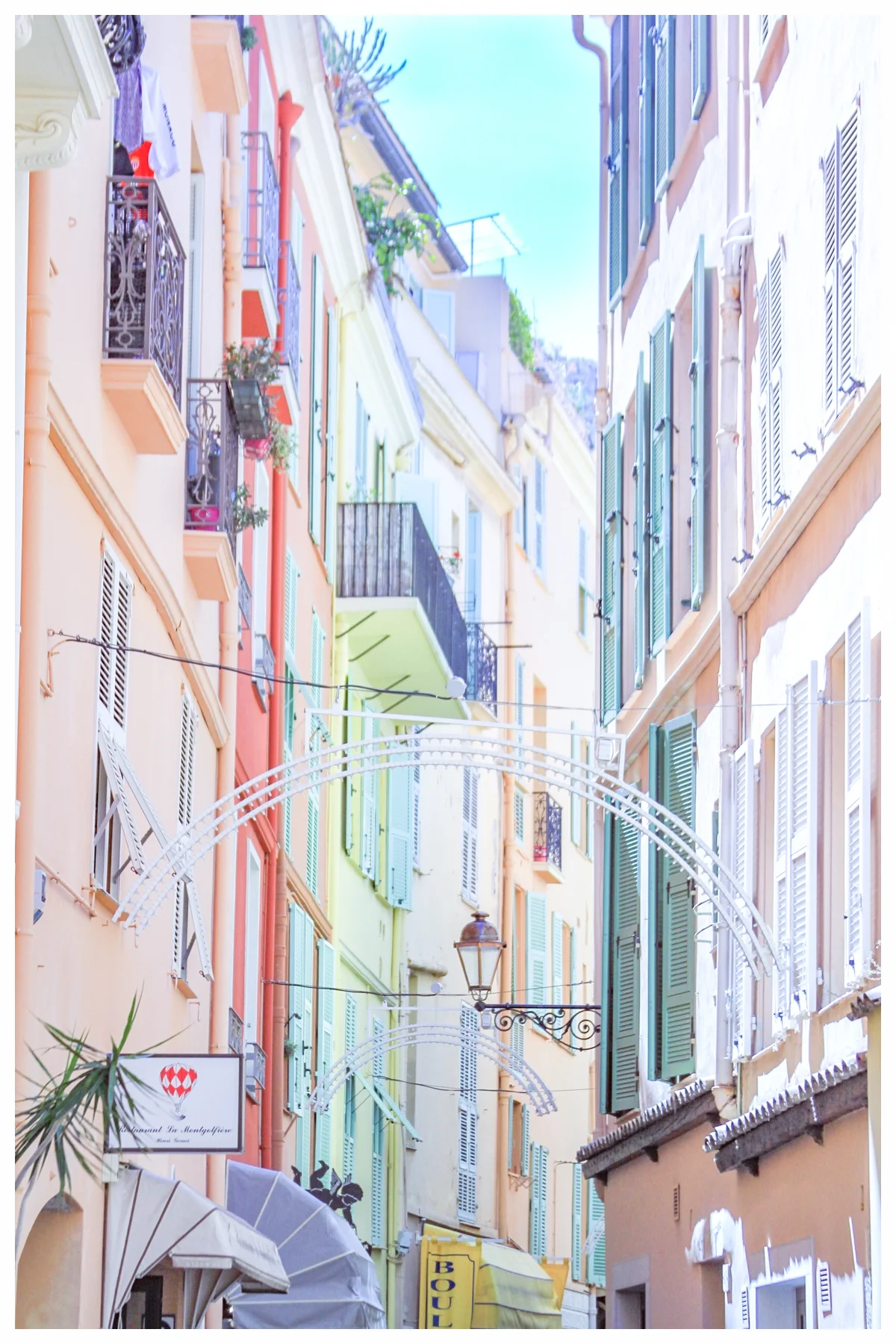 How to See Monaco in One Day | A Travel Guide | Things to do in Monte Carlo and Monaco-Ville | If you only have one day to spend in this glamorous city-state, this is your guide to all the sights, shopping and food in Monaco. | Place du Casino, Gard…