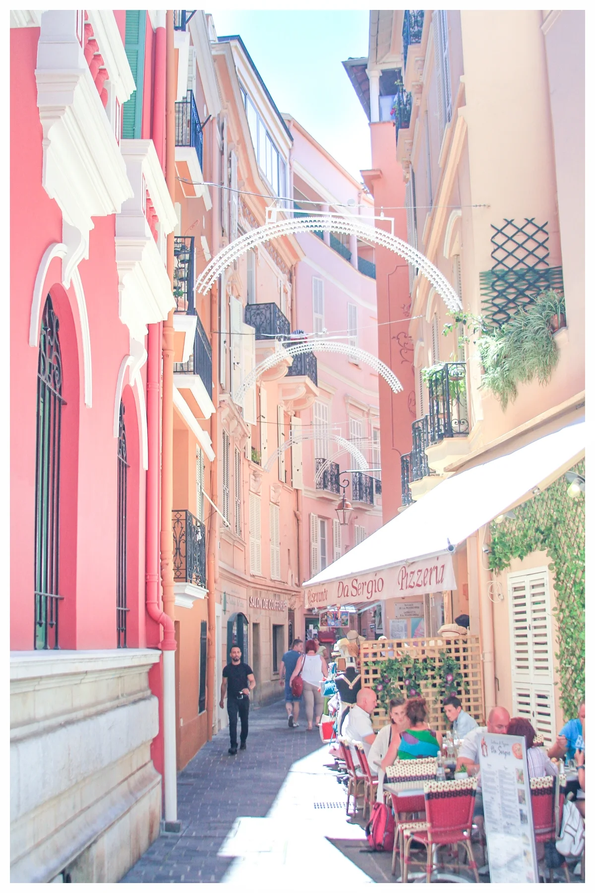 How to See Monaco in One Day | A Travel Guide | Things to do in Monte Carlo and Monaco-Ville | If you only have one day to spend in this glamorous city-state, this is your guide to all the sights, shopping and food in Monaco. | Place du Casino, Gard…