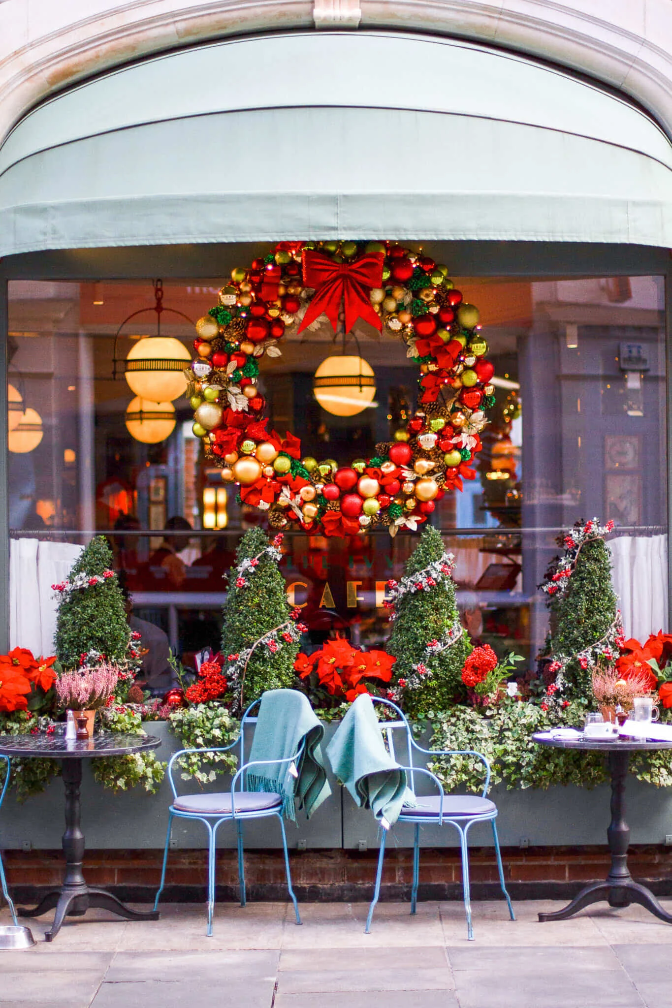 Christmas britain festive displays attractions beginning lot look family lights oxford london How to Pack a Carry-On Capsule Wardrobe in the Winter — Monica Francis