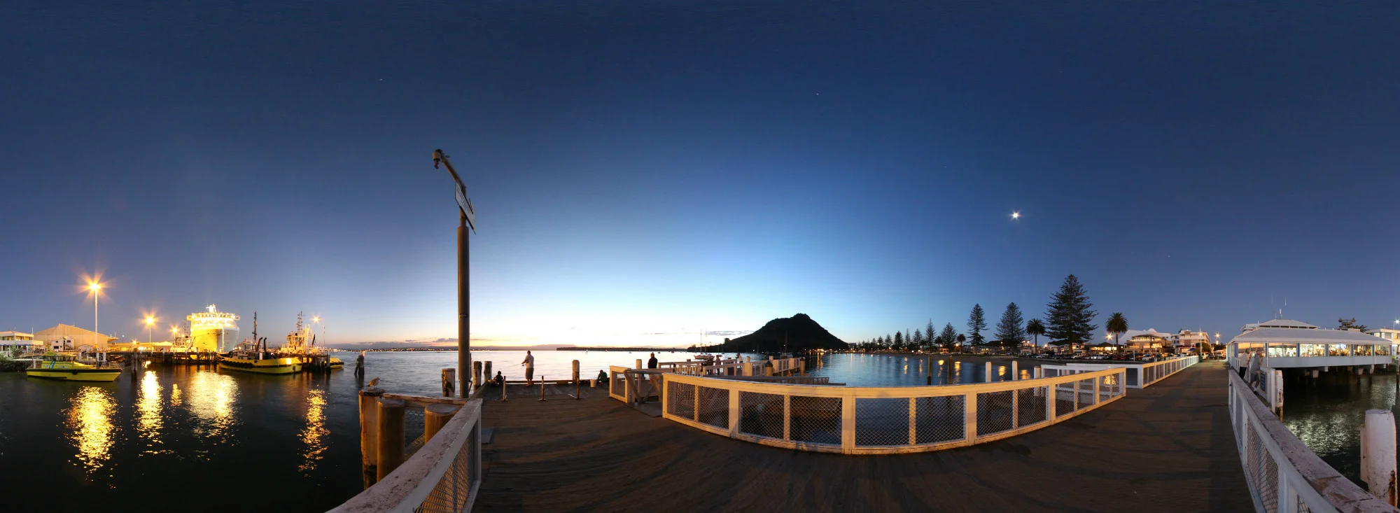 Salisbury Wharf Cruise - Cropped.jpg