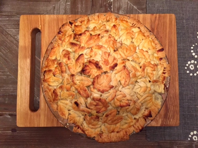 And voila! The finished product: a delicious apple pie to enjoy with family and friends. 