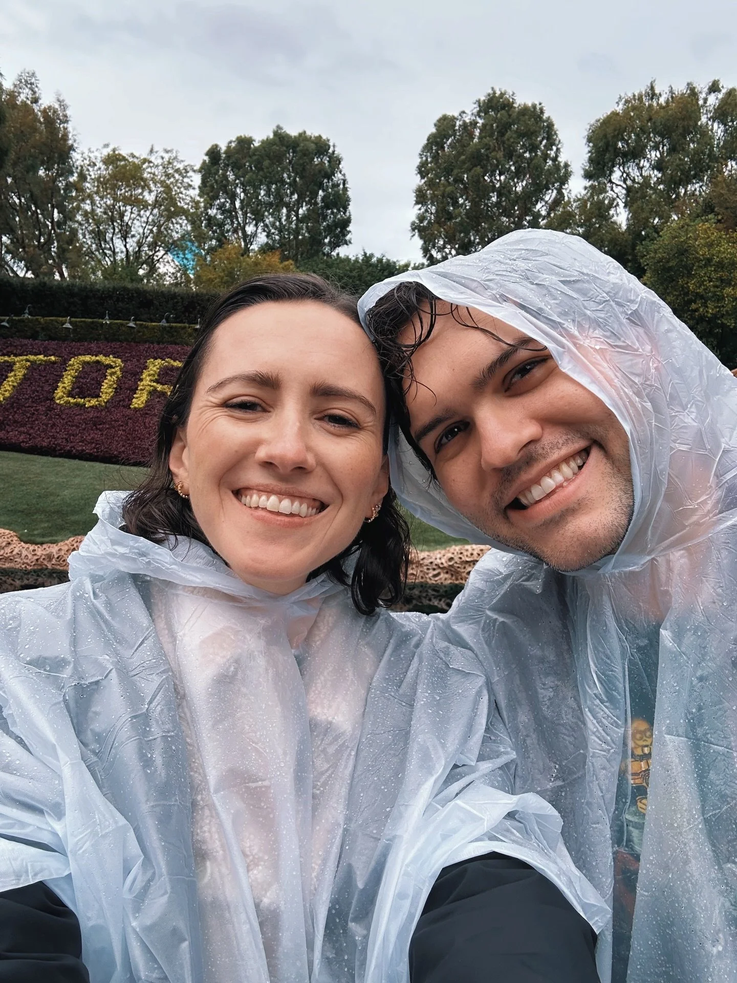 so much to be thankful for 🤎 (nov diaries) 

1: rainy holiday adventures at Disneyland
2-3: visiting Bob&rsquo;s Big Boy in Burbank where my grandpa used to work 
4: desert views from our balcony
5: coffee dates at our fave local spot @lux_arizona 
