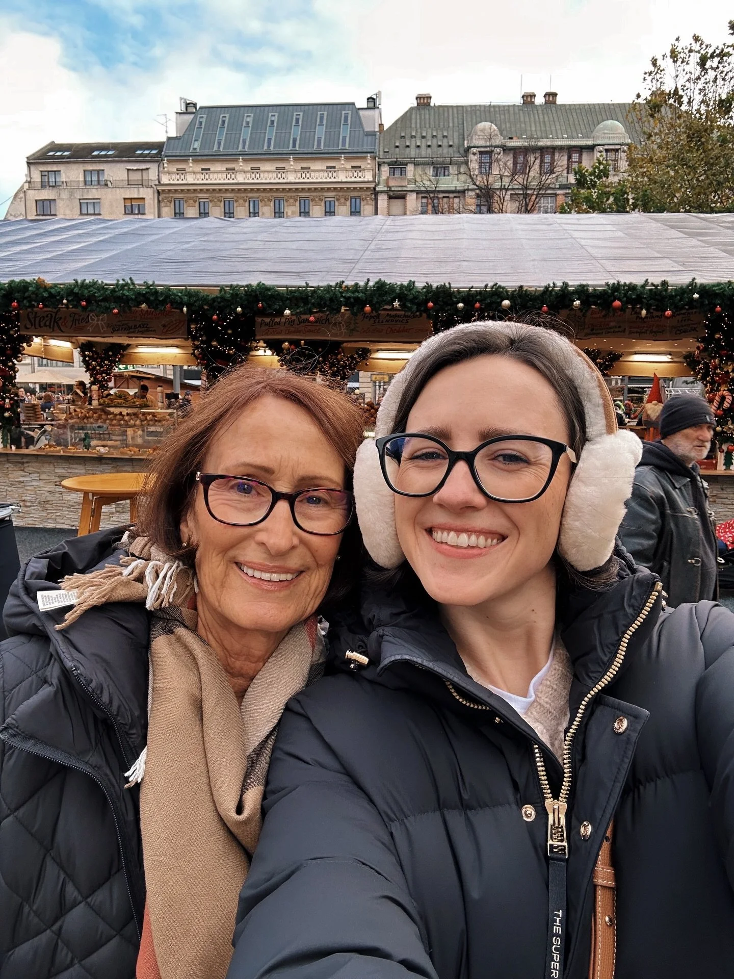 postcards from Budapest 🇭🇺✨

A few of my favorite memories from our days exploring Buda Castle, Fisherman&rsquo;s Bastion, and the Christmas markets before setting sail up the Danube river! Budapest is so beautiful in December ✨ twinkling lights, c