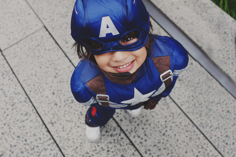      Mateo, my son, my hero, I am your fan # 1.   Su nombre es Mateo, pero si le preguntas dirá. "Soy Capitán América"      His name is Mateo, but if you ask will tell.     "I'm Captain America"    My dream is that he want to be as big.  